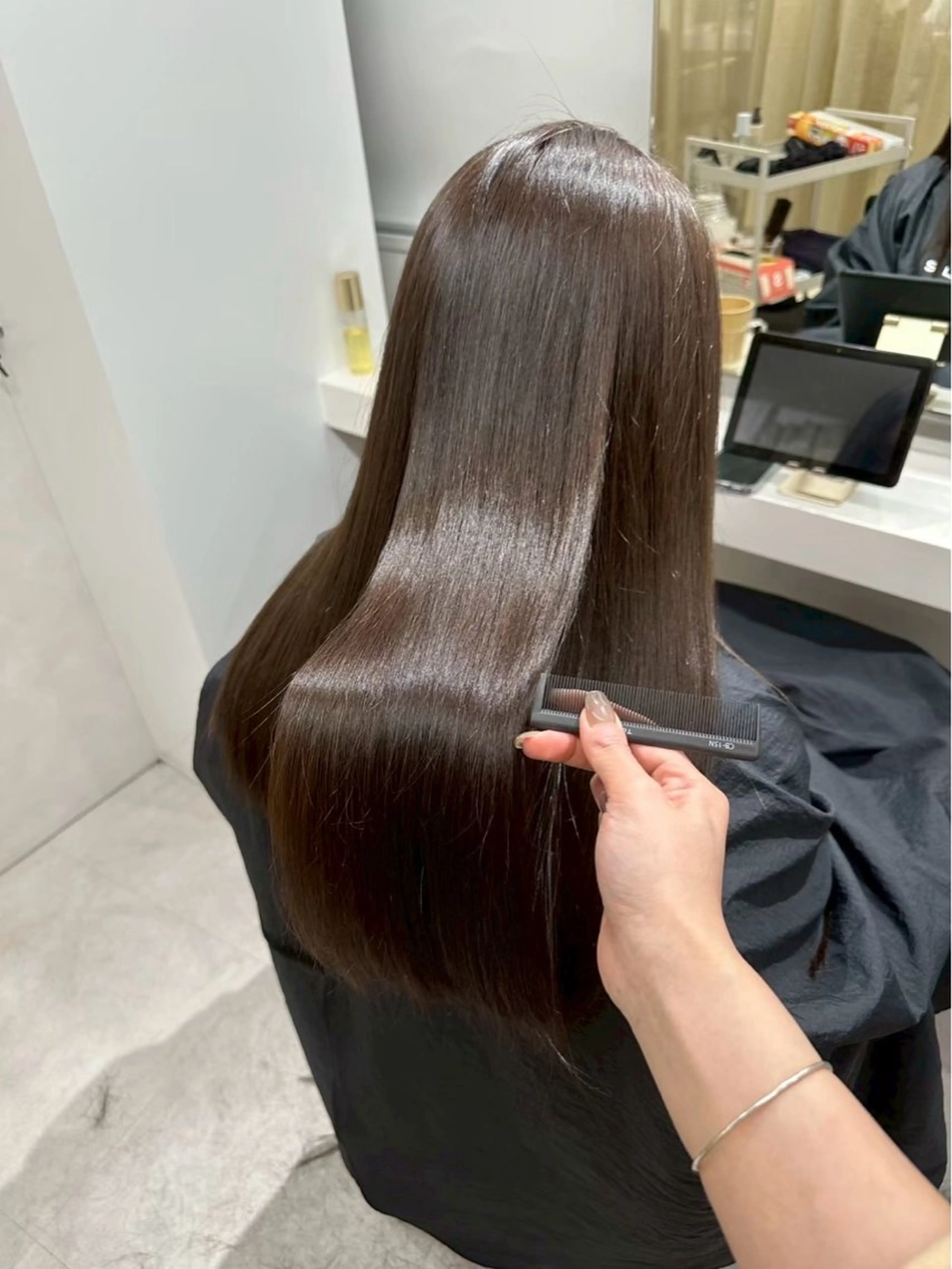 ロング SLASHスラッシュ 古閑ななのヘアスタイル