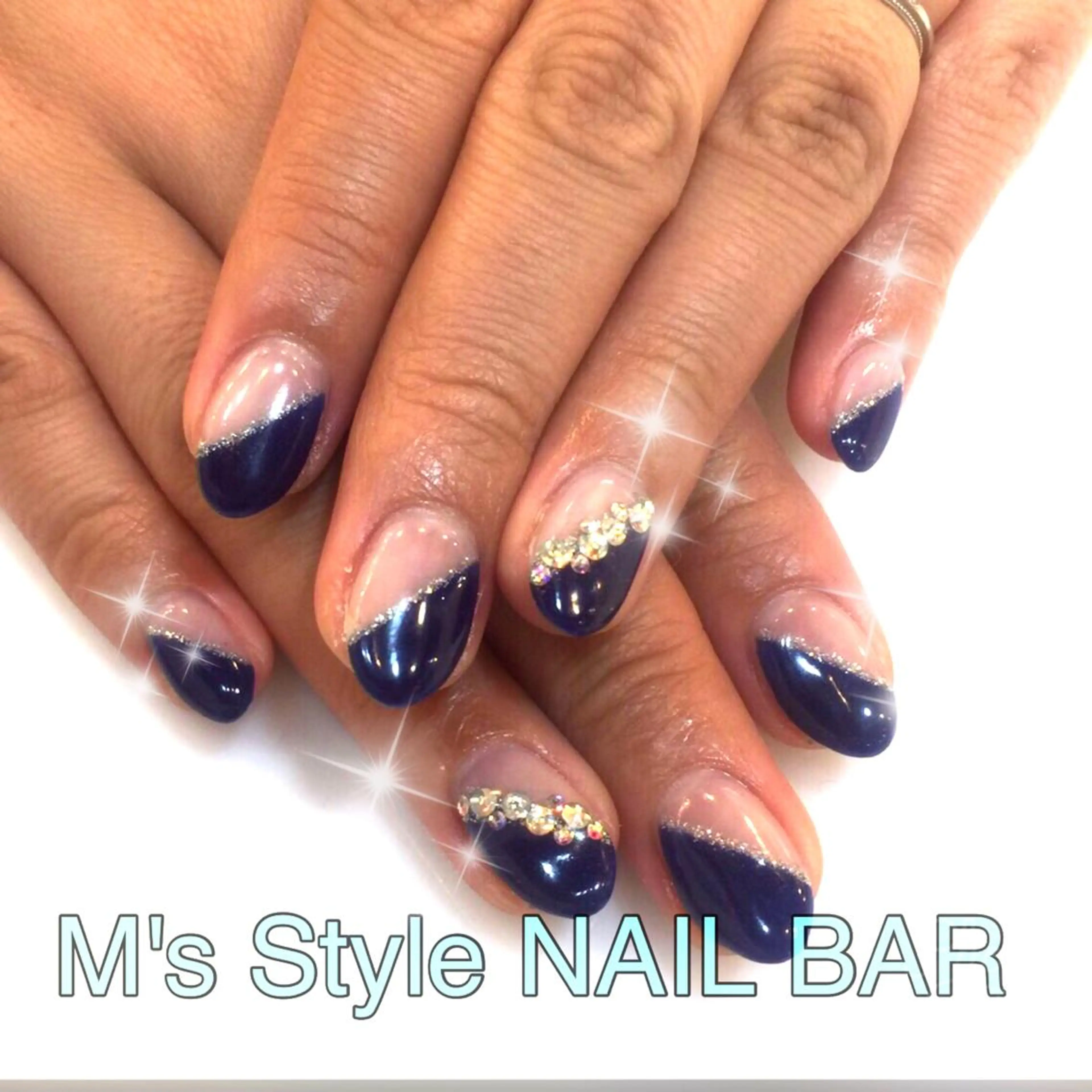 ネイル フレンチネイル ネイビー 斜めフレンチ シルバー ハンドネイル M's Style NAIL BARのネイルデザイン