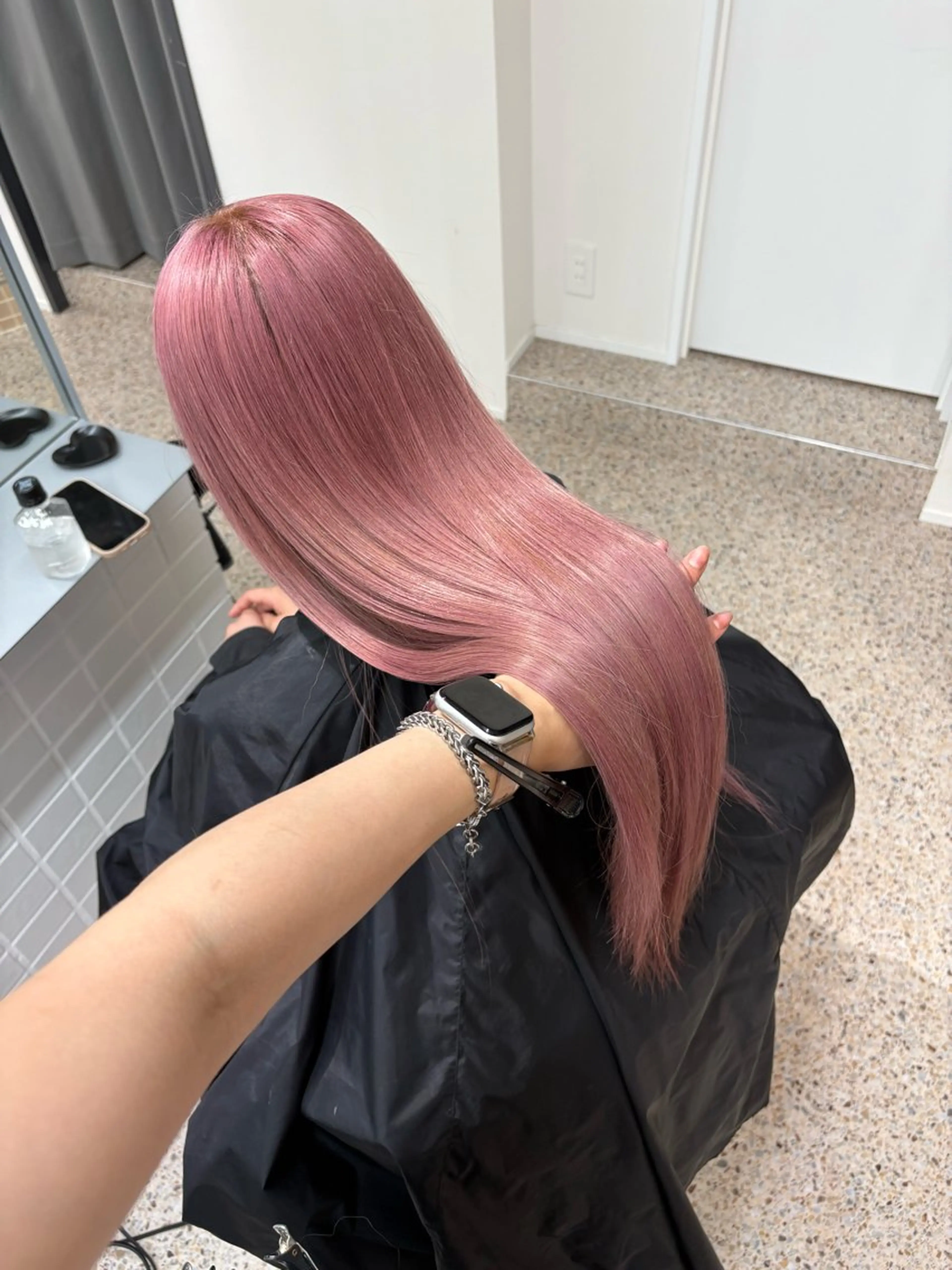 ロング ヘアカラー トリートメント PELEハイトーン shinobuのヘアスタイル