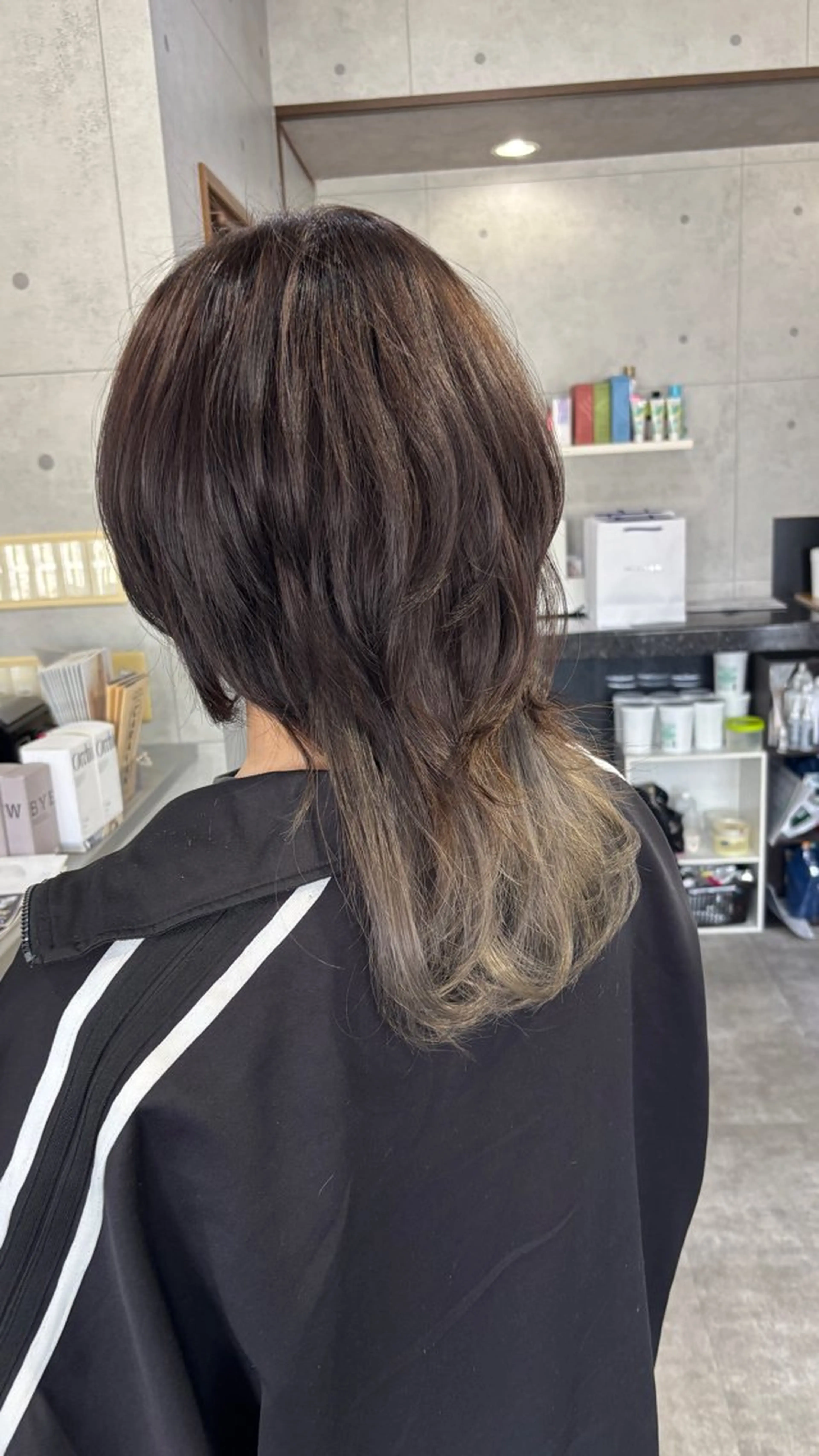 ミディアム ショートボブ ボブ ハイライト 髪質改善 レイヤーカット カット ヘアカラー REVE美容室 REVEマツエクのヘアスタイル