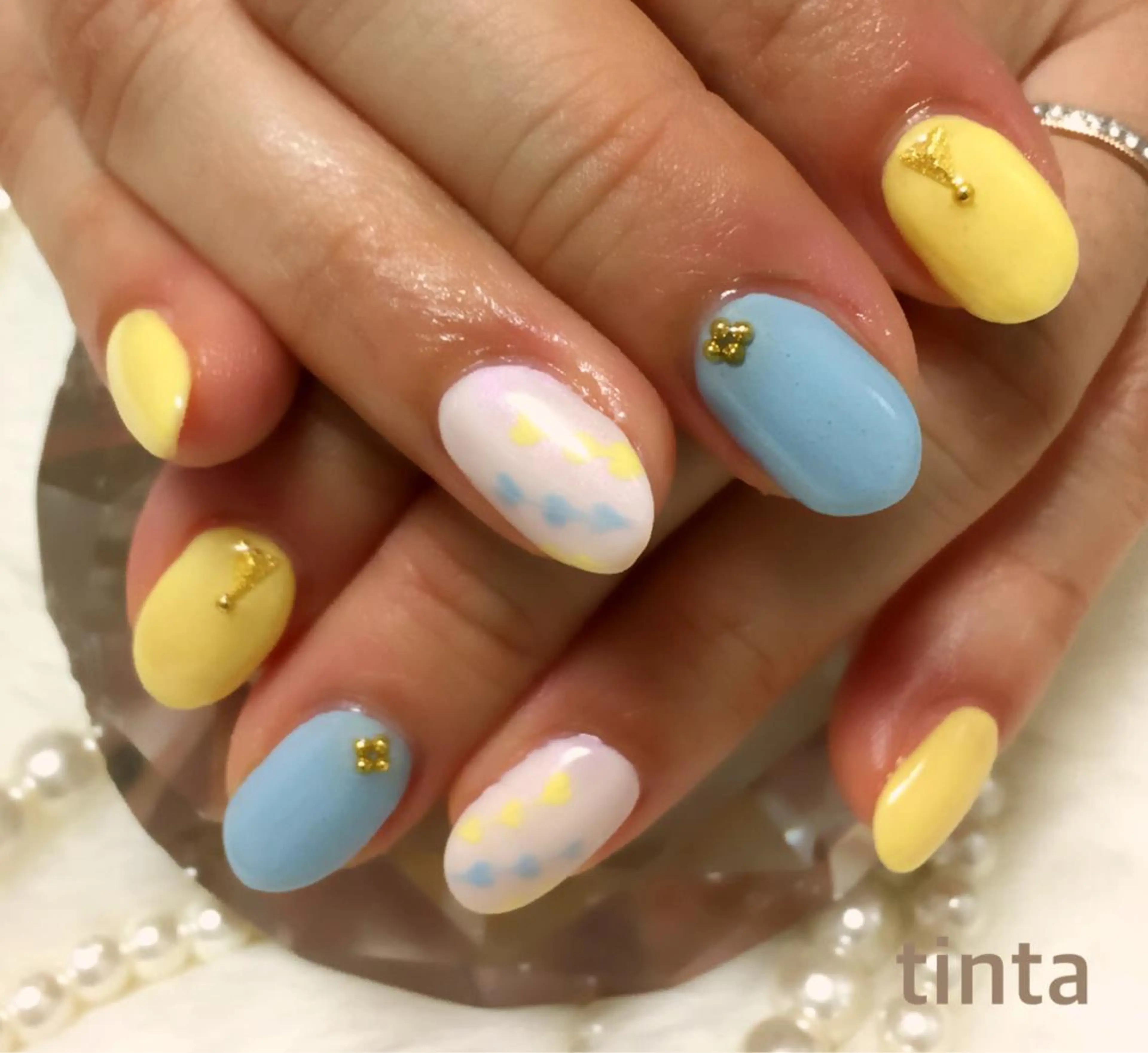 ネイル ブルー ピーコックネイル 黄色 ネイルサロン ティンタ所属・馬場 典子のネイルデザイン