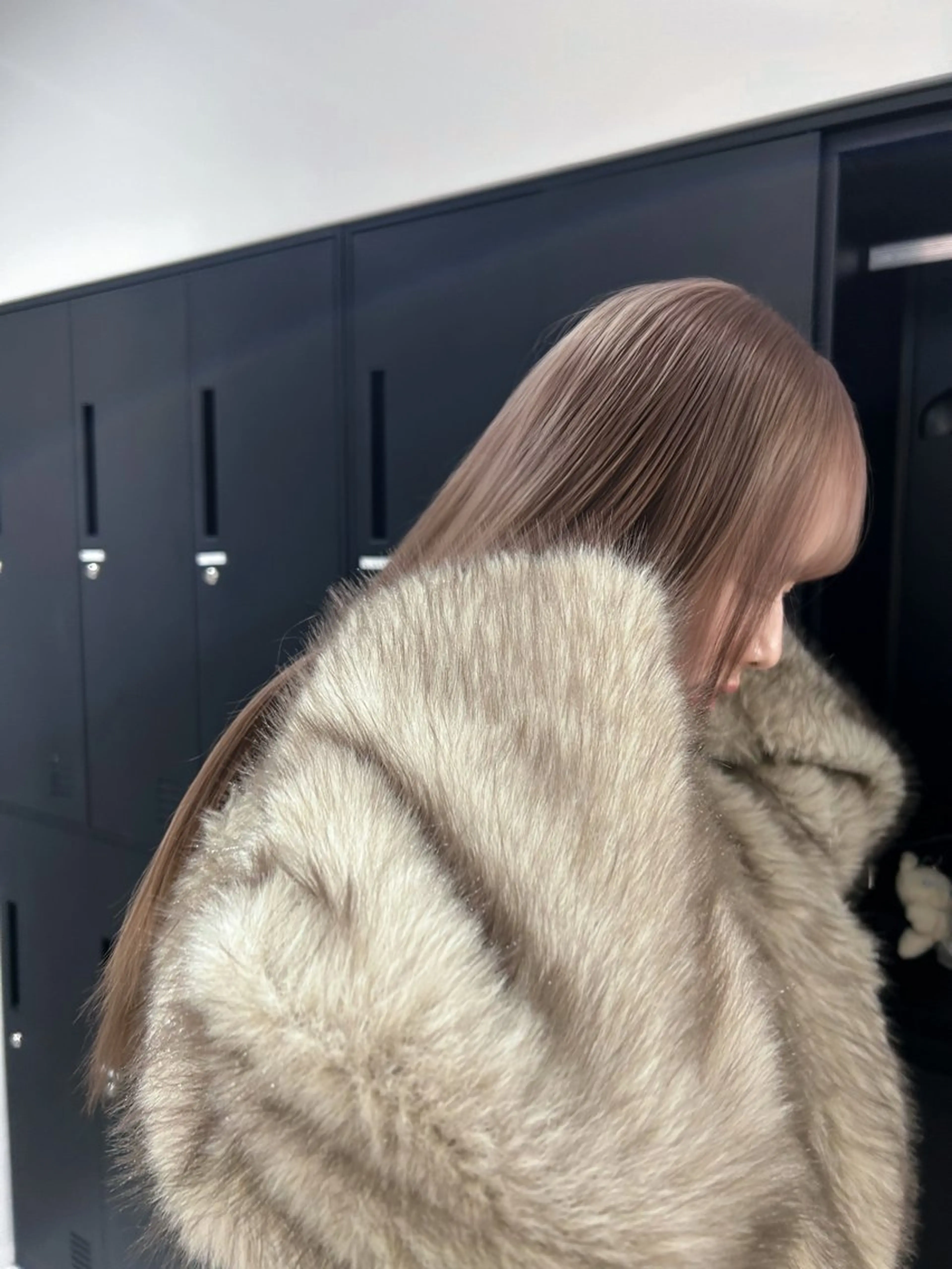 ロング カラー ブルーカラー ボルドーカラー ブラウンカラー ヘーゼル レッドカラー ヘアカラー トリートメント PELE所属・💍透明感 💖艶ミルクティーのヘアスタイル