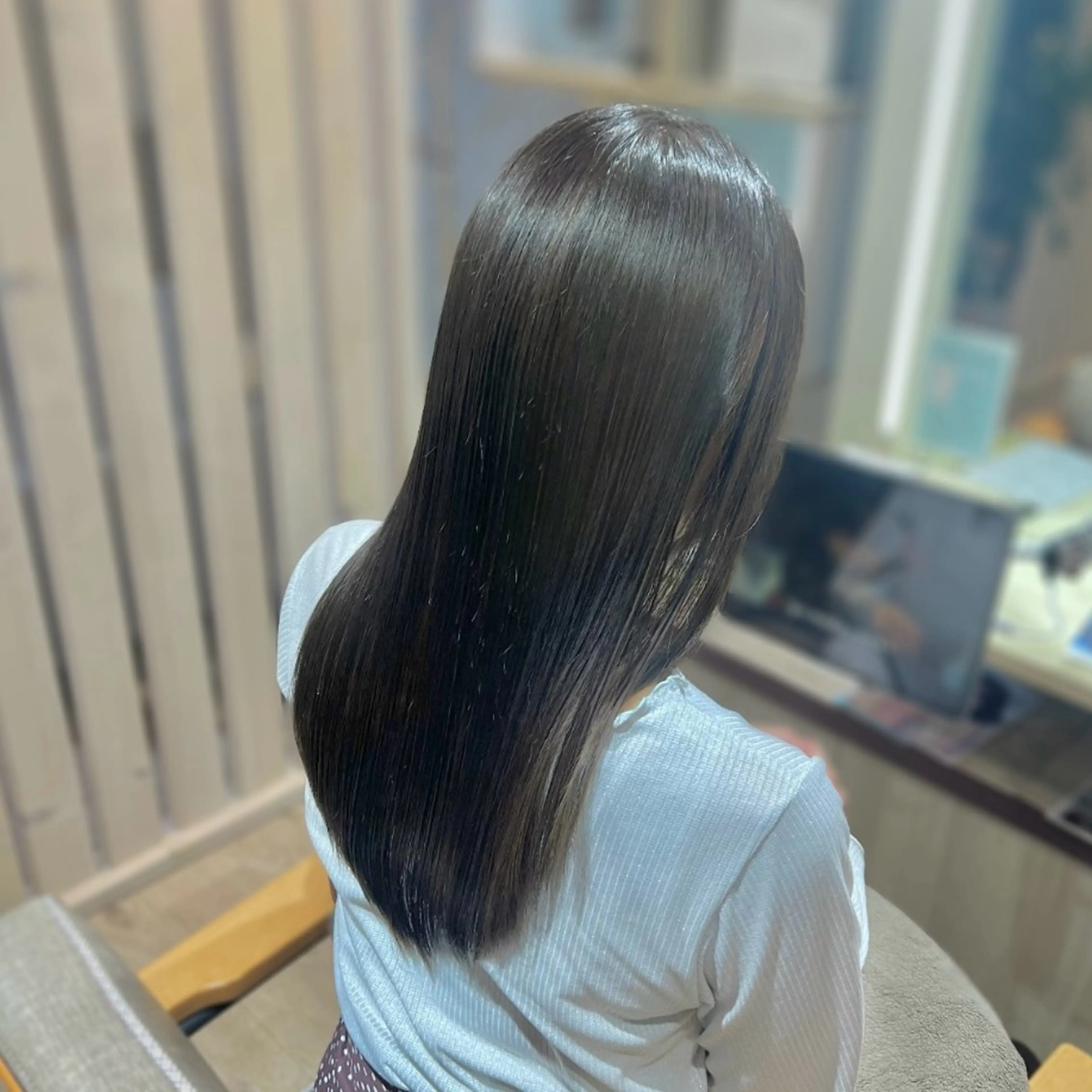 カラー ベージュカラー オリーブベージュ AmiDA 常光のヘアスタイル