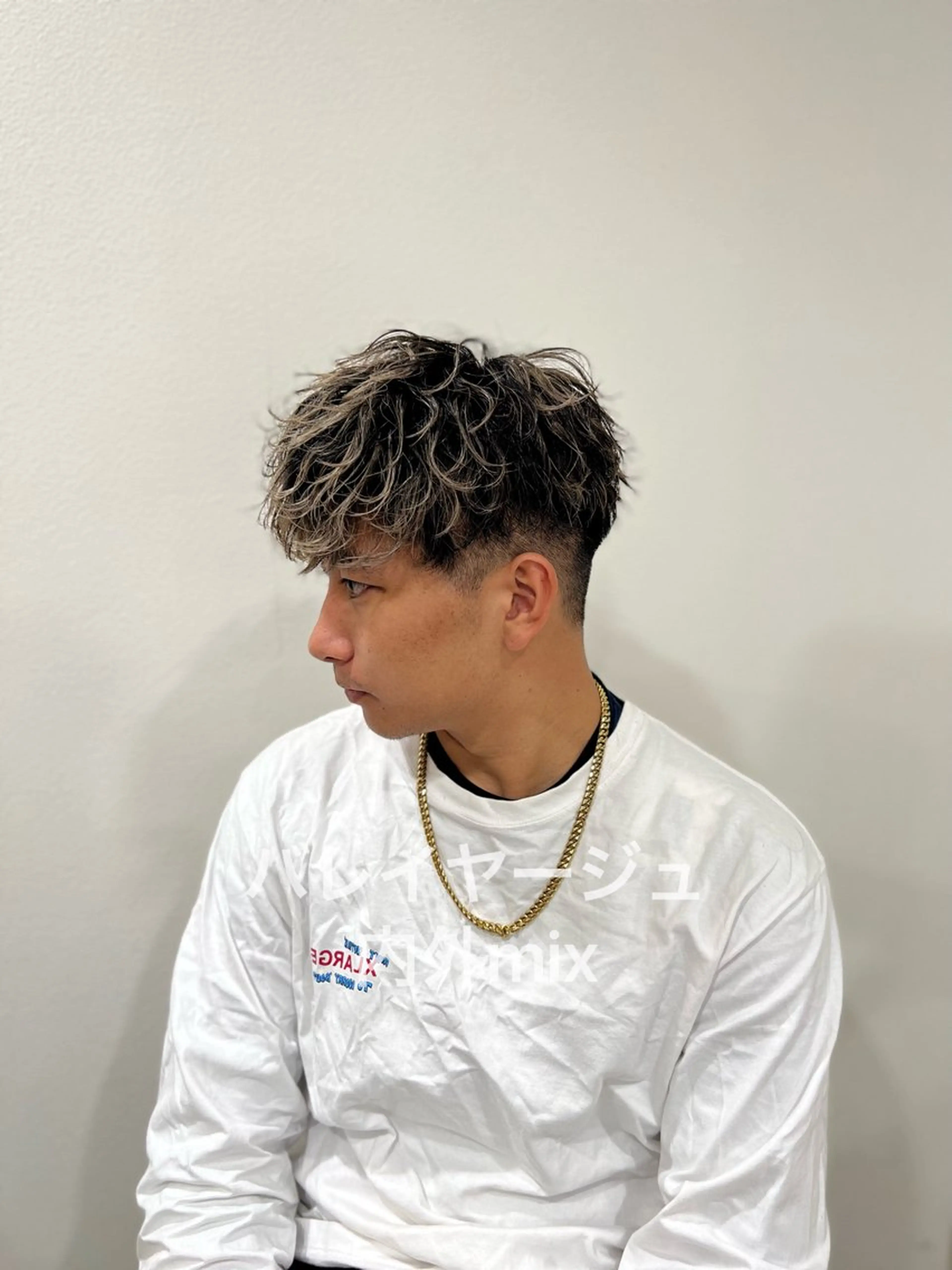 カラー メンズ メンズバレイヤージュ センターパート メンズハイライト マッシュ バレイヤージュ 心斎橋メンズサロン リベルテグリットのヘアスタイル