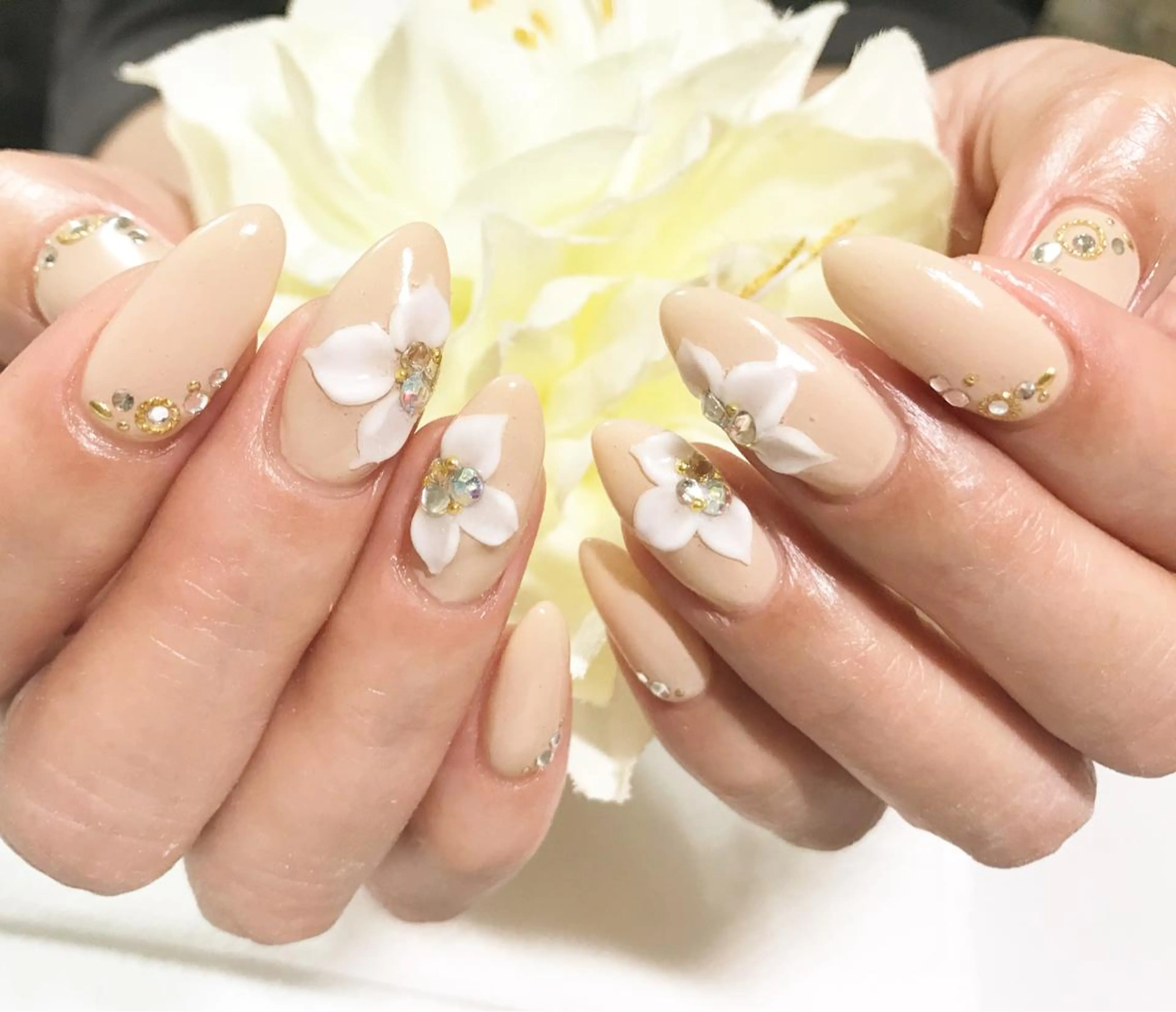 ネイル フラワーネイル フットネイル シンプルネイル 春ネイル ストーンネイル nail fufla ♡yamane♡のネイルデザイン