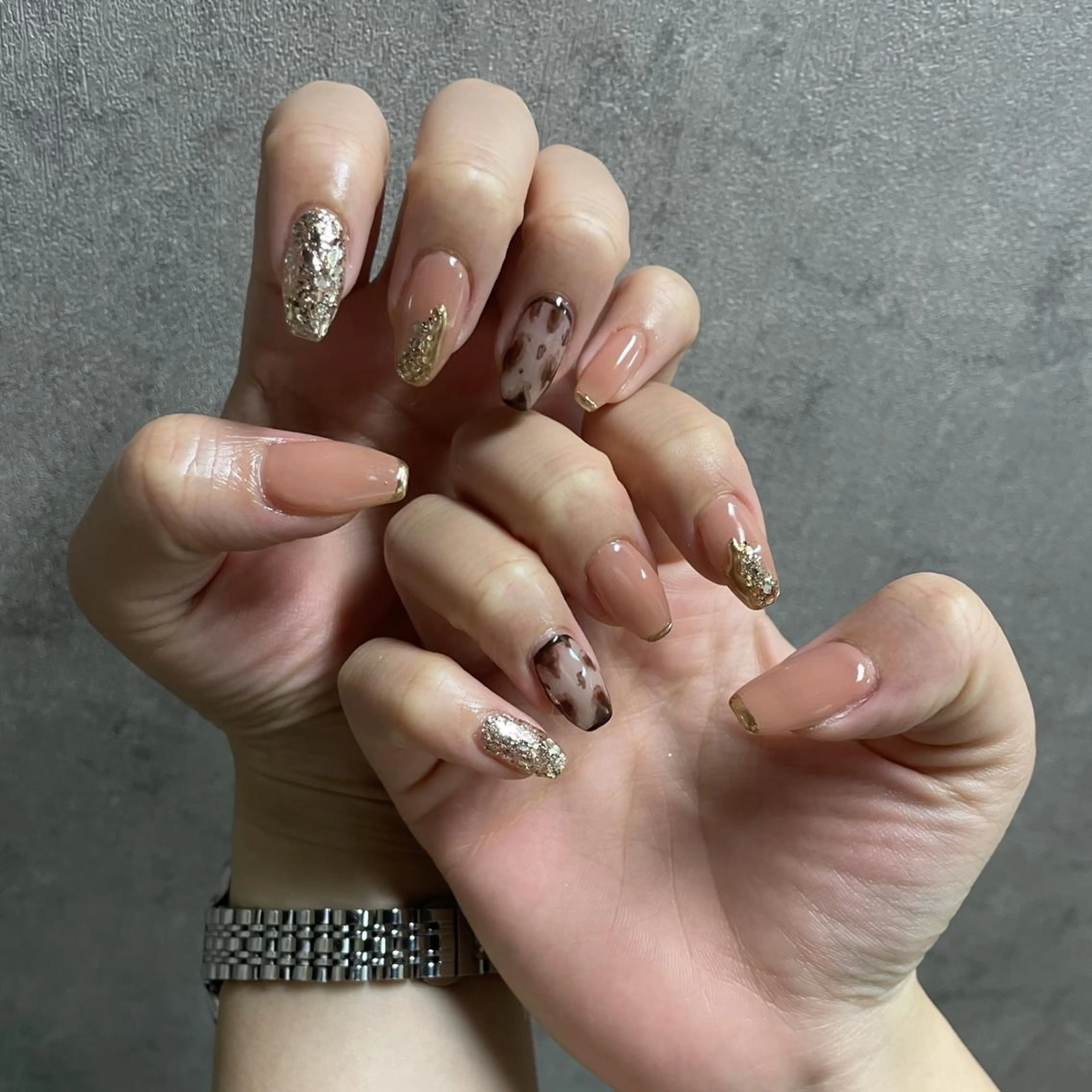 ネイル アニマル柄 アートネイル マグネットネイル ミラーネイル ニュアンスネイル nailstudio eviz新宿店のネイルデザイン