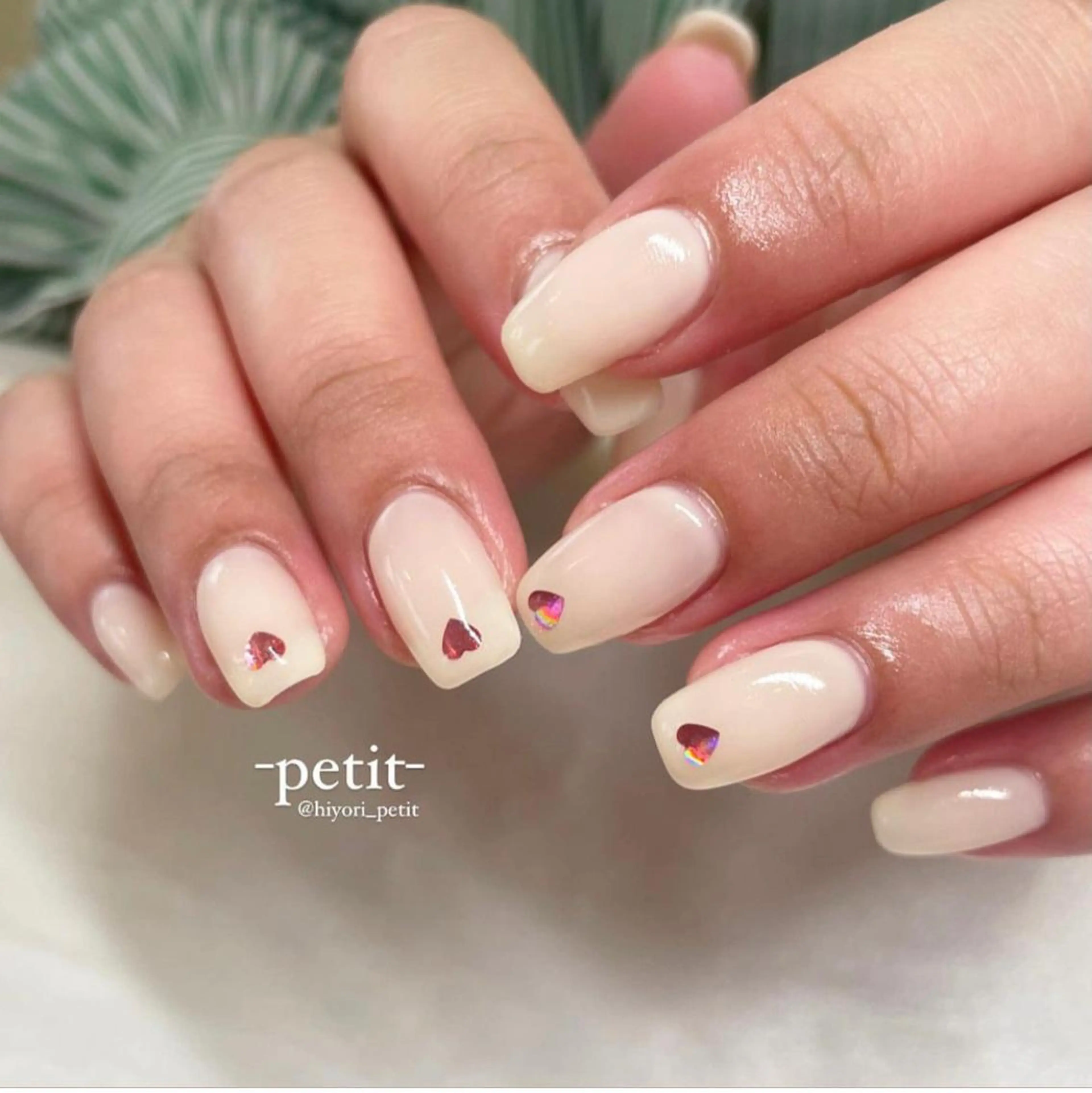 ネイル ニュアンスネイル pétit hiyoriのネイルデザイン