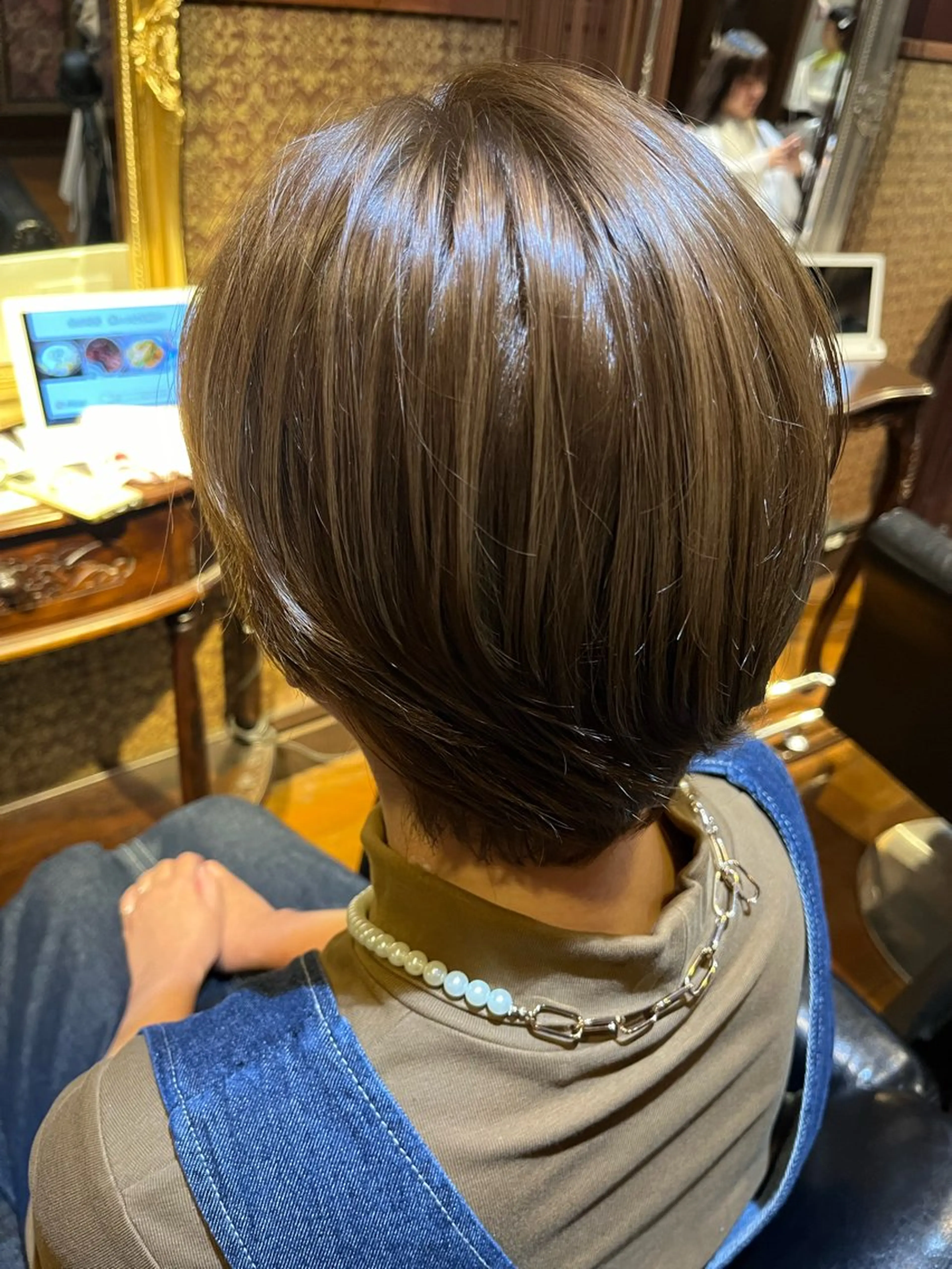 ショート カラー アッシュ ブリーチ ブリーチなしカラー ヘアカラー ✂︎grace ✂︎mahoのヘアスタイル