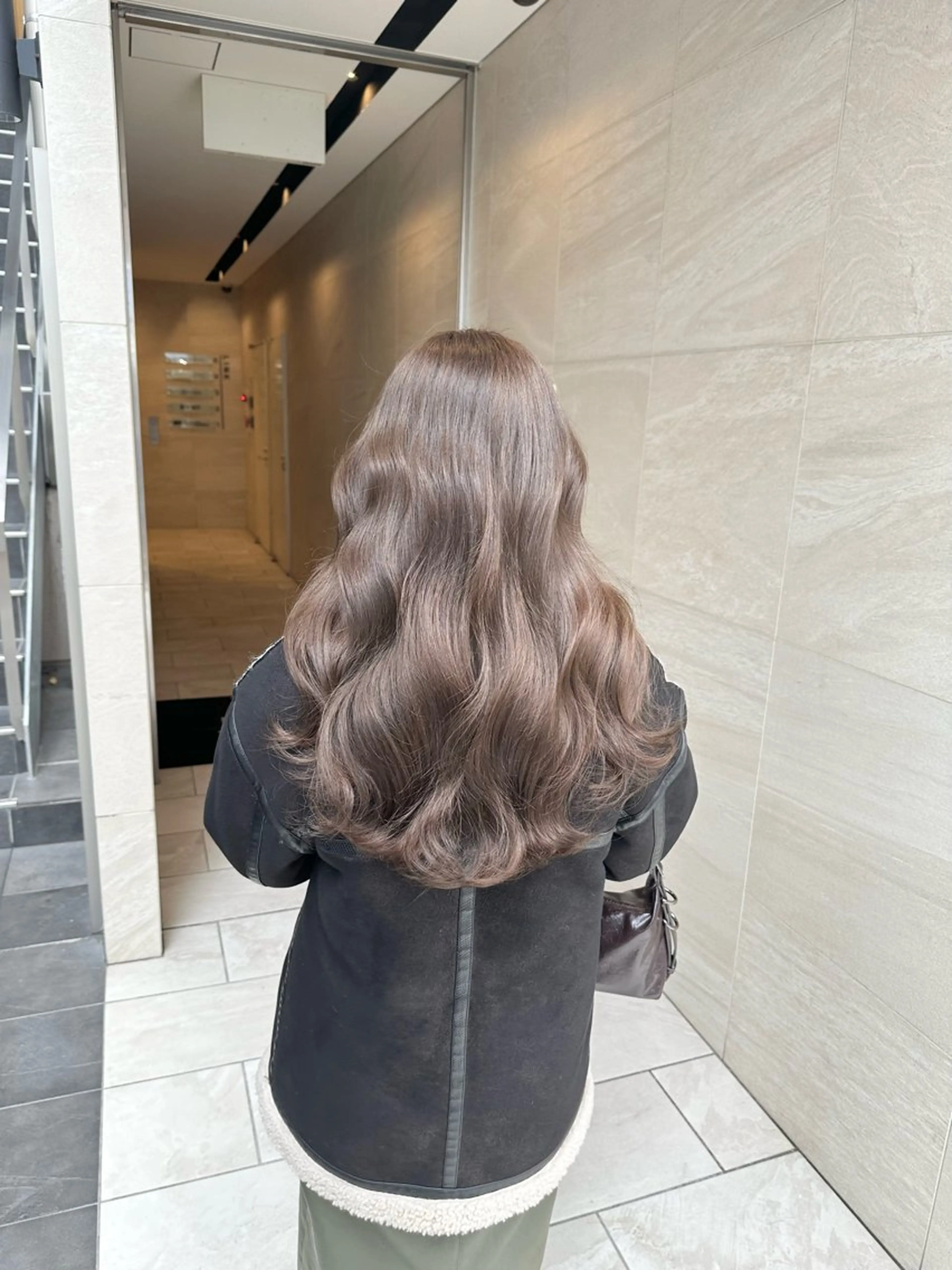 ロング カット ヘアカラー 柔らかいハイトーン/ kizunaのヘアスタイル