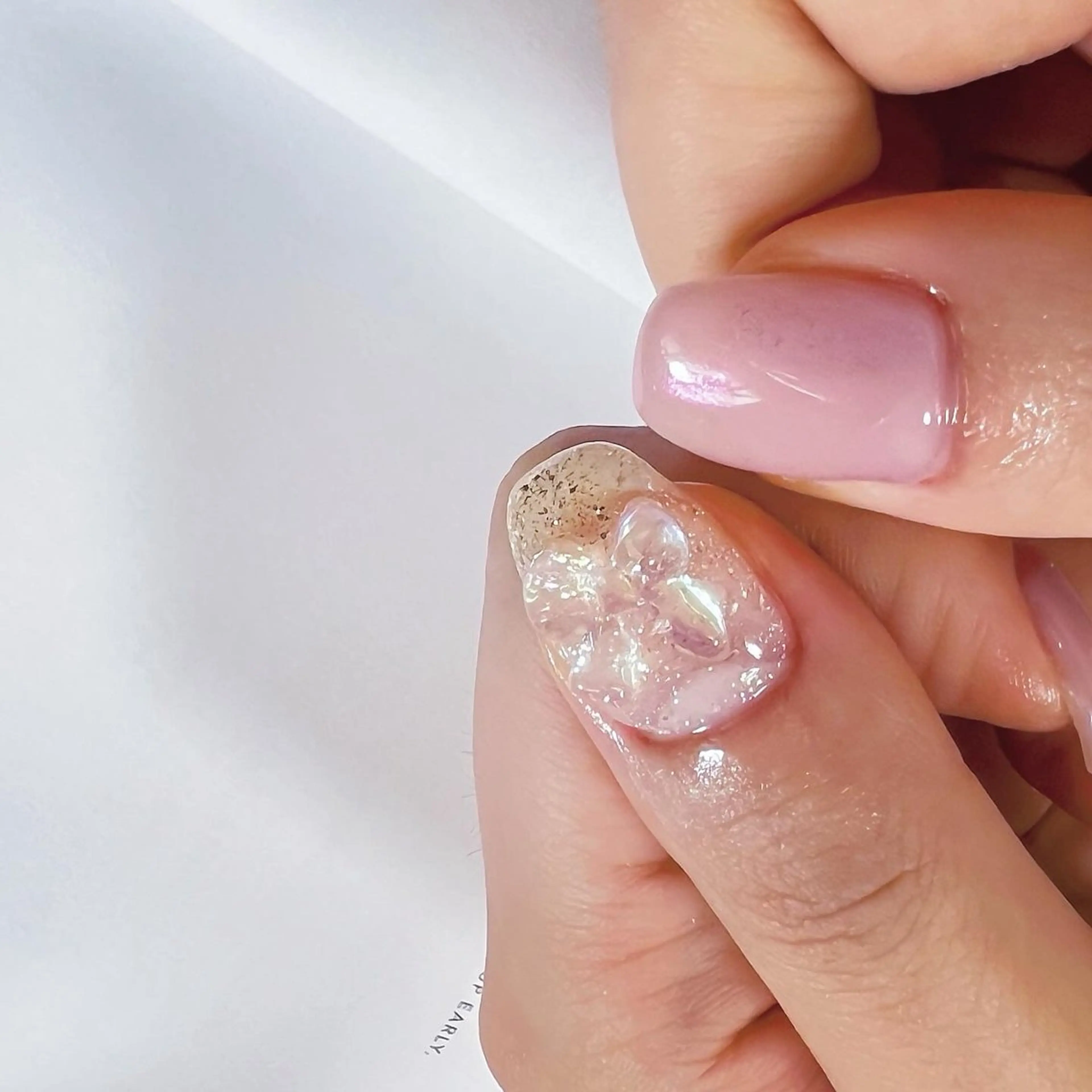 ネイル オーロラネイル ピンク リボン スクエアネイル 冬ネイル ハンドネイル pointillé .ayaのネイルデザイン