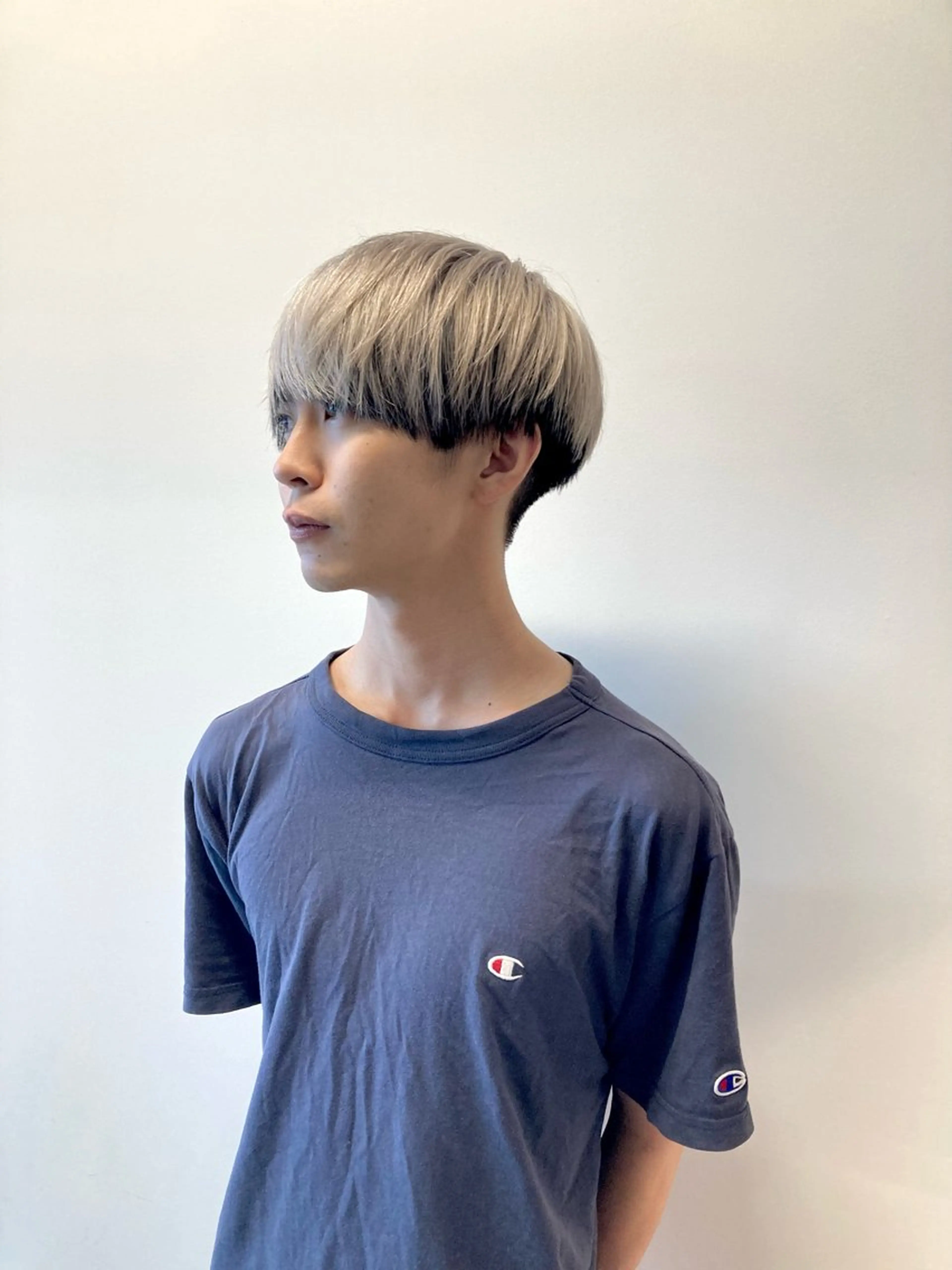 ミディアム カラー メンズ メンズブリーチ ブリーチ カット ヘアカラー トリートメント 1inch所属・透明感カラー レイヤー亀井唯登のヘアスタイル