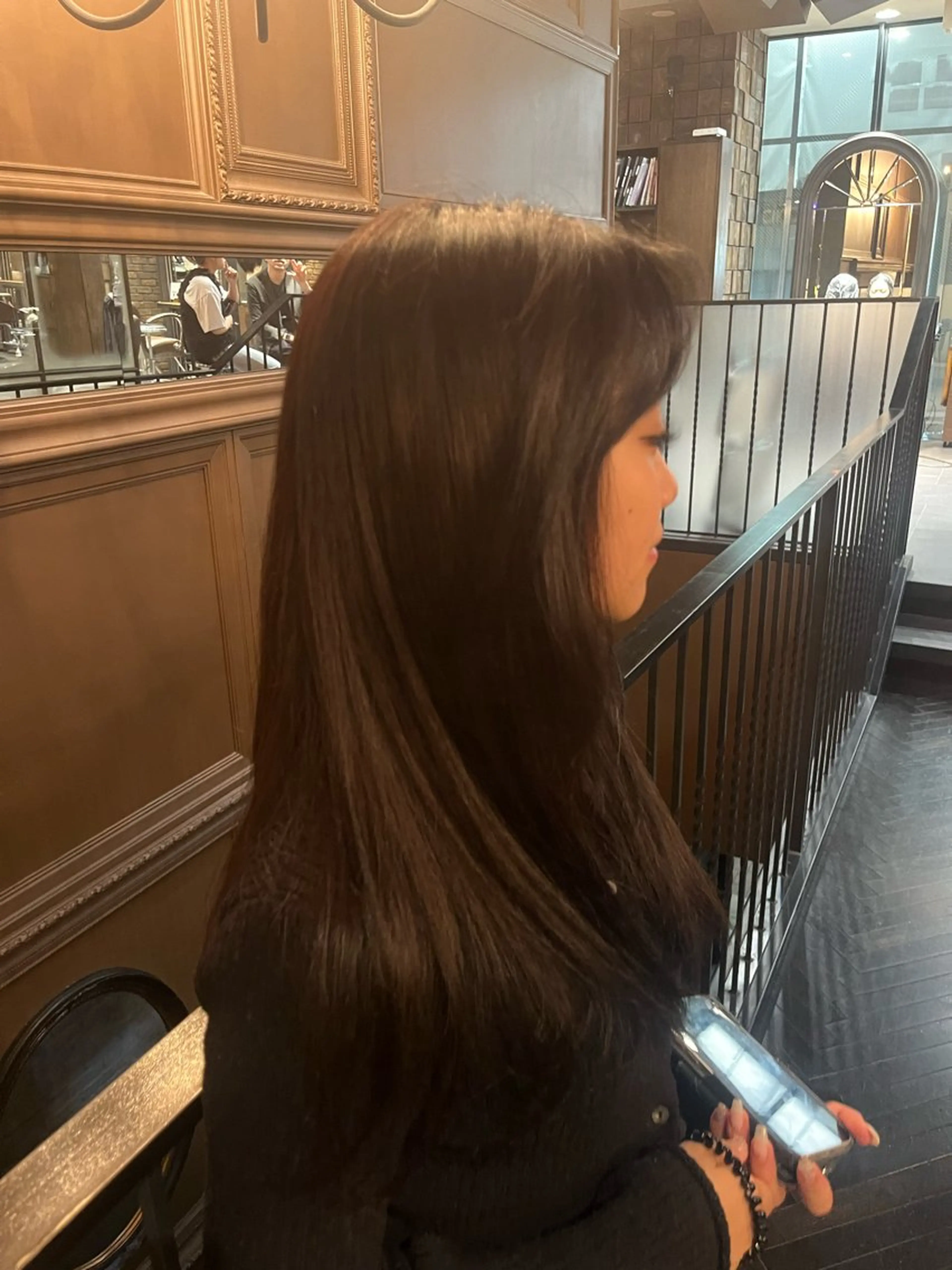 ロング カラー 大法 琉空レイヤーカットのヘアスタイル