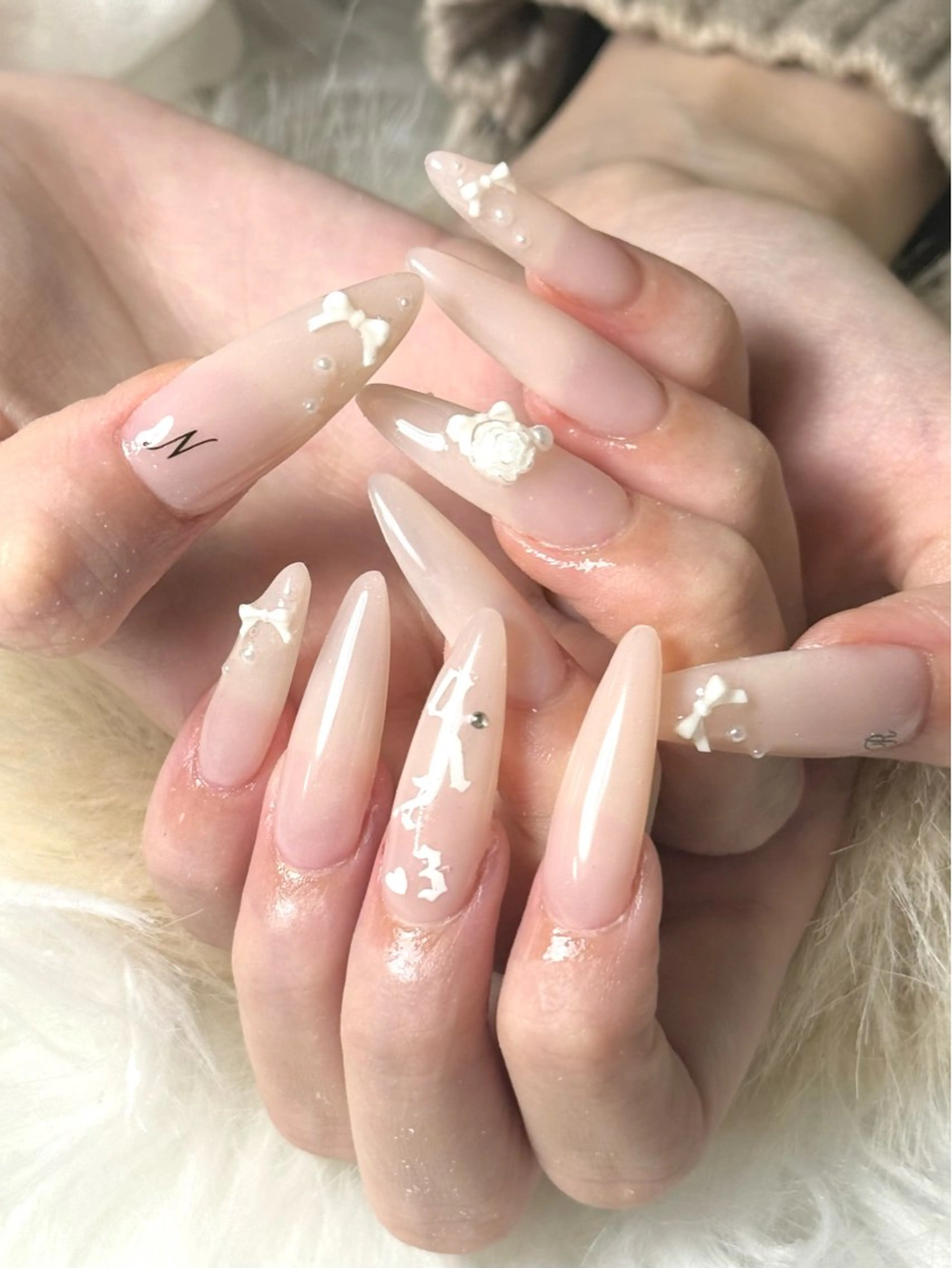 ネイル ハンドネイル ルシイ🎀新宿長さ 出しパーツ専門店のネイルデザイン
