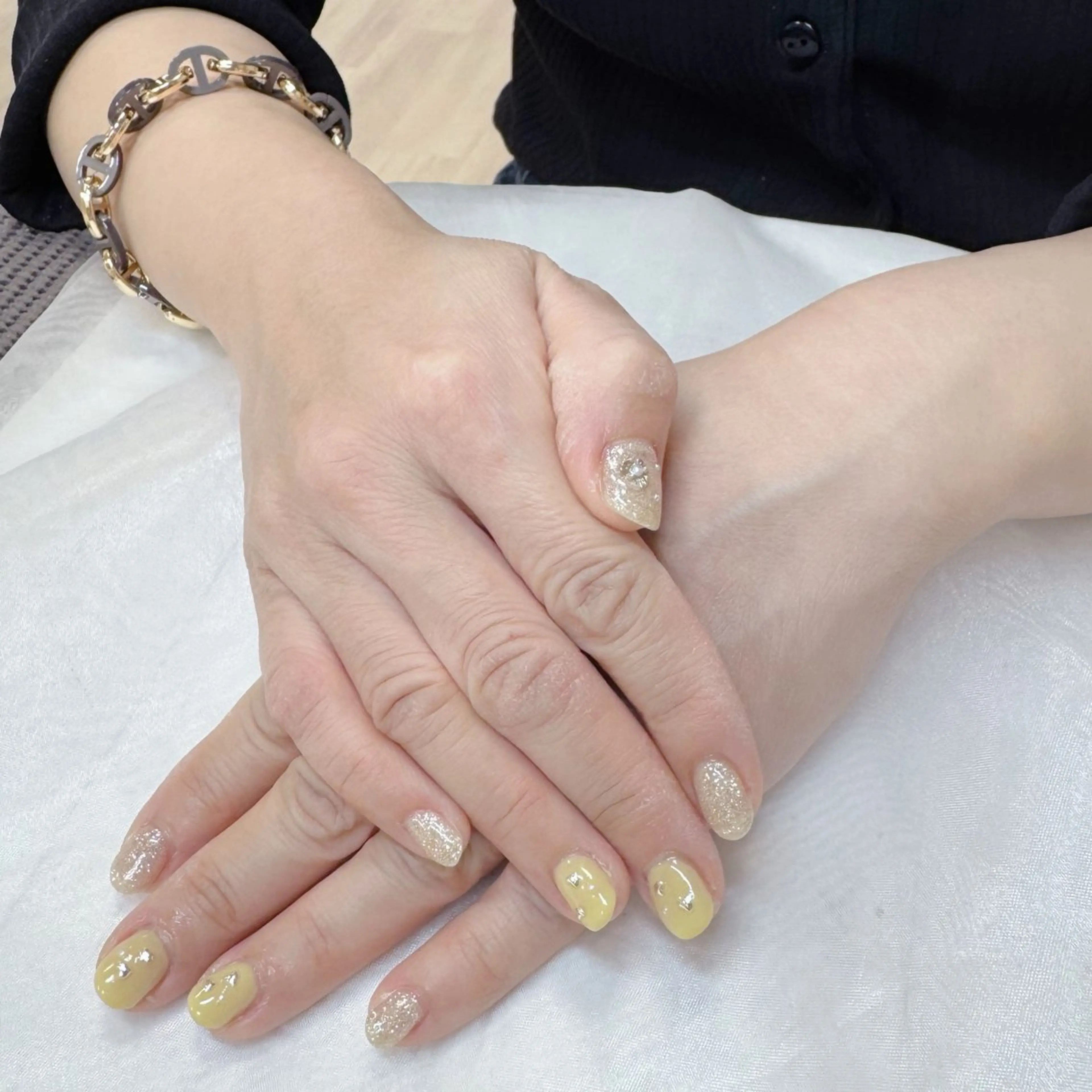 ネイル キラキラネイル 春ネイル 黄色 maruyasu. yのネイルデザイン