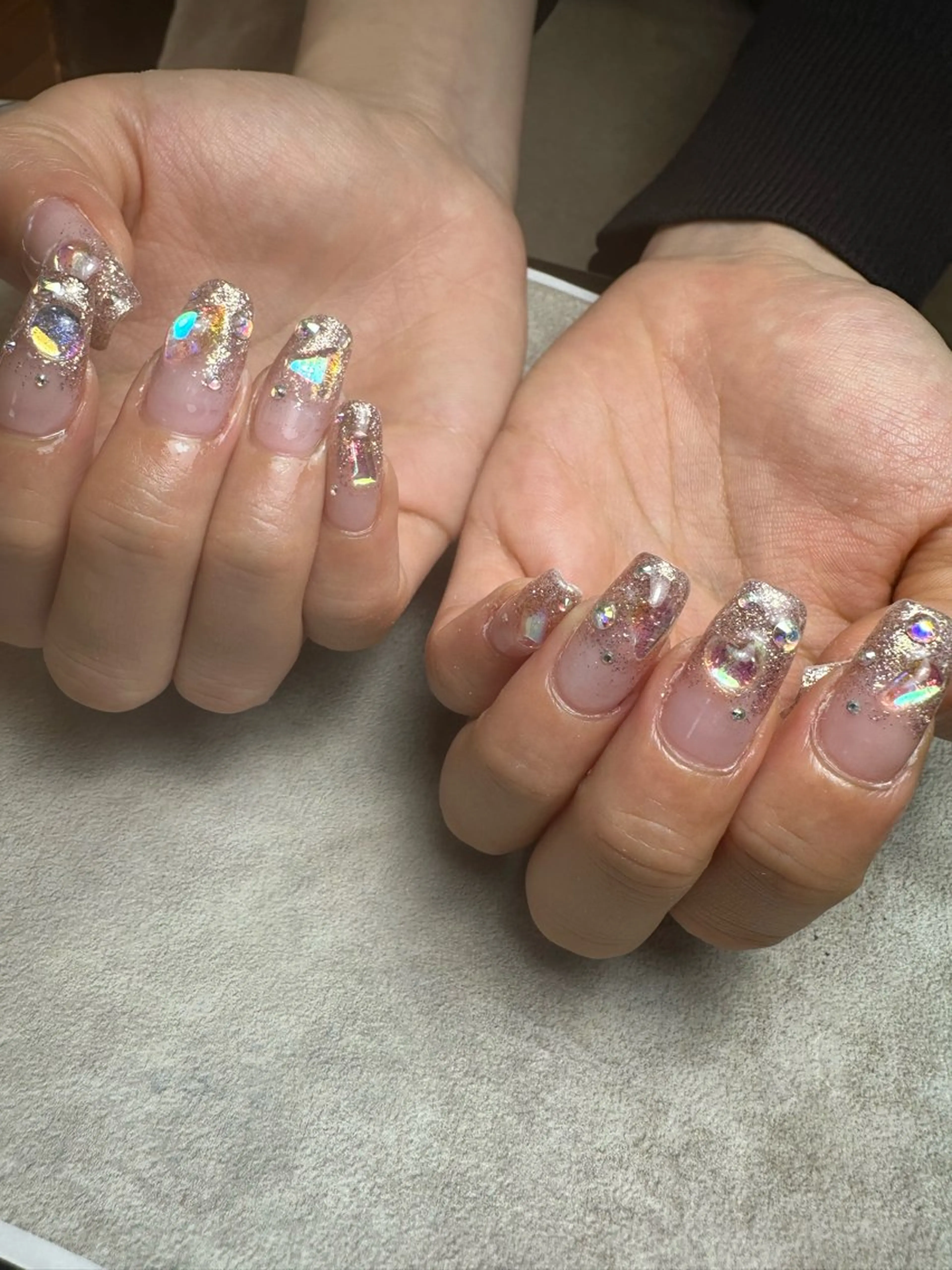 ネイル オーロラネイル 春ネイル nailroom Anmie.のネイルデザイン