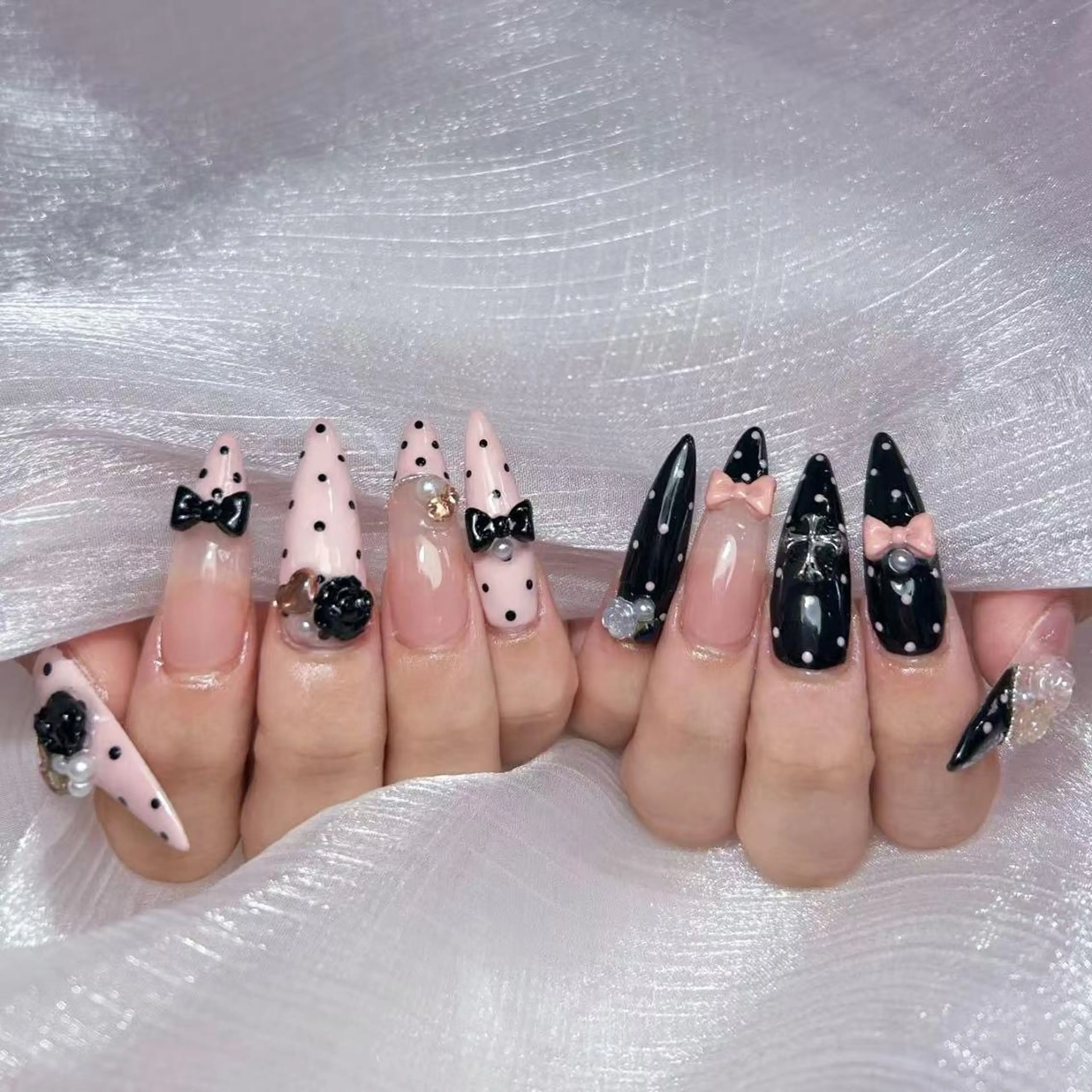 ネイル アートネイル オーロラネイル ガーリー キラキラネイル マグネットネイル ハンドネイル Plenty 🚢のネイルデザイン