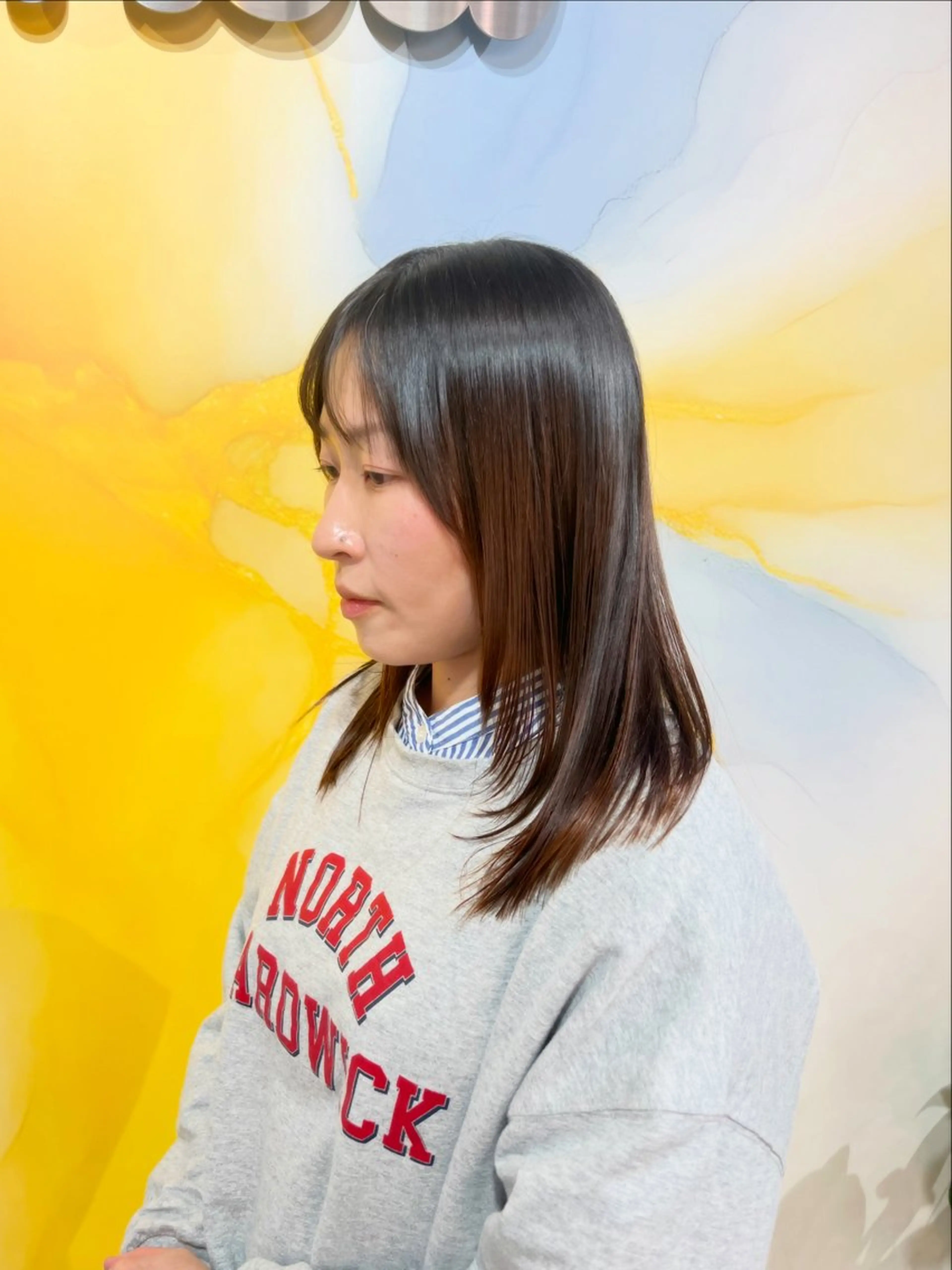 セミロング 顔まわりレイヤー 顔周りカット レイヤーカット 野沢 亜美のヘアスタイル