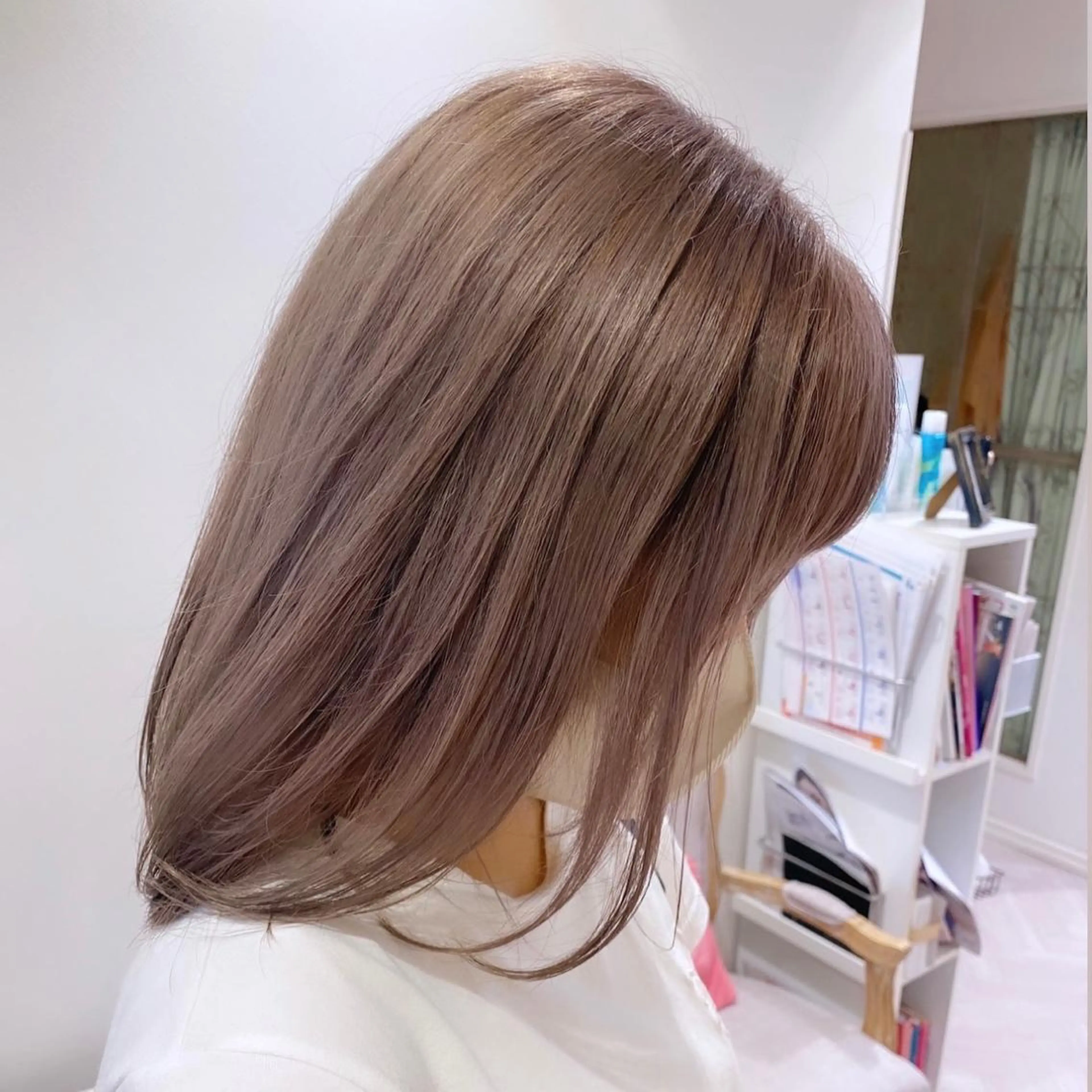 セミロング カラー SALOWIN 下北沢所属・女性のための美容師/ 下北沢/ヨシダモモカのヘアスタイル