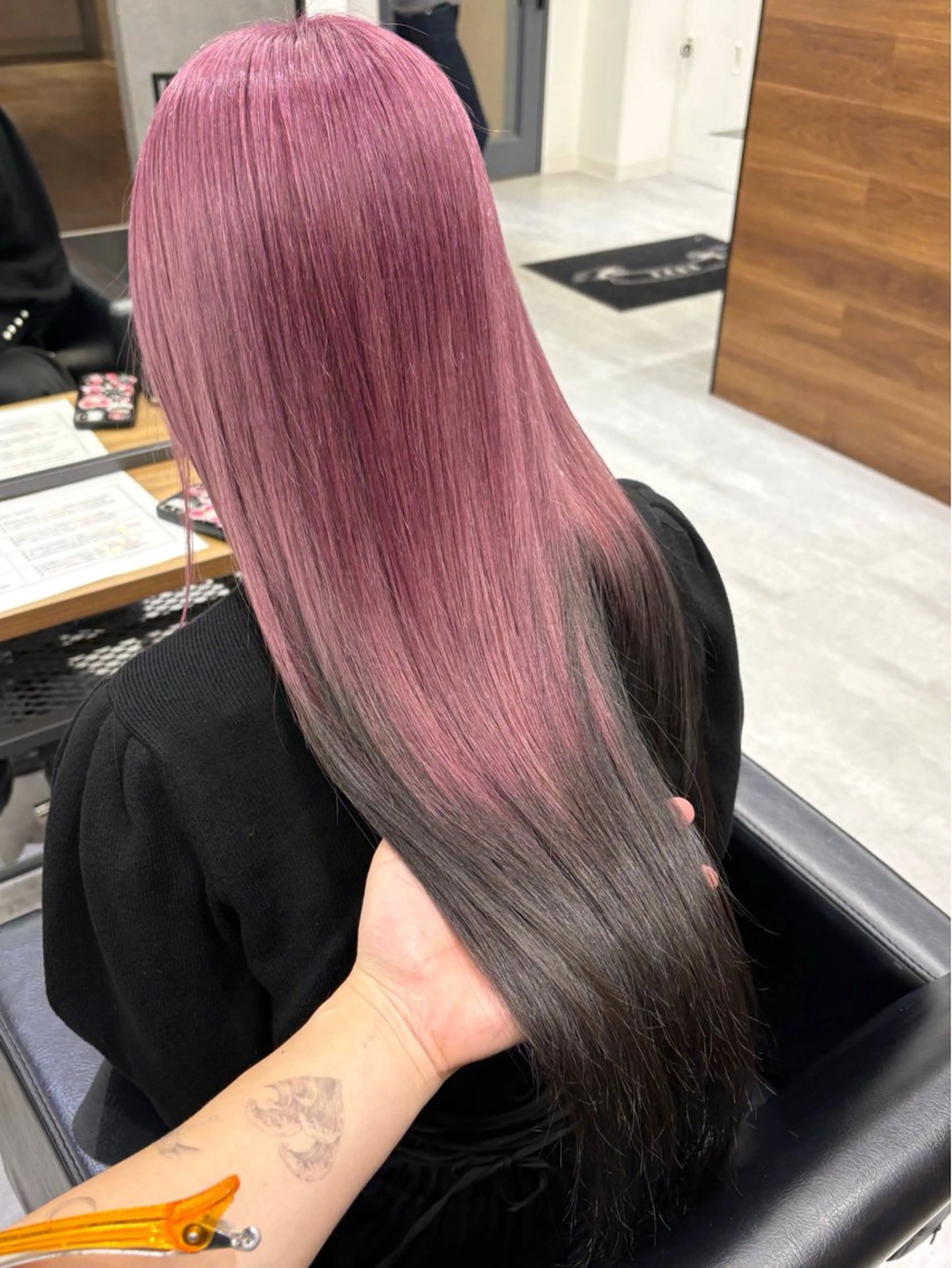 ロング カラー ダブルカラー グラデーションカラー KEISUKE🐶 カラー✨エクステのヘアスタイル