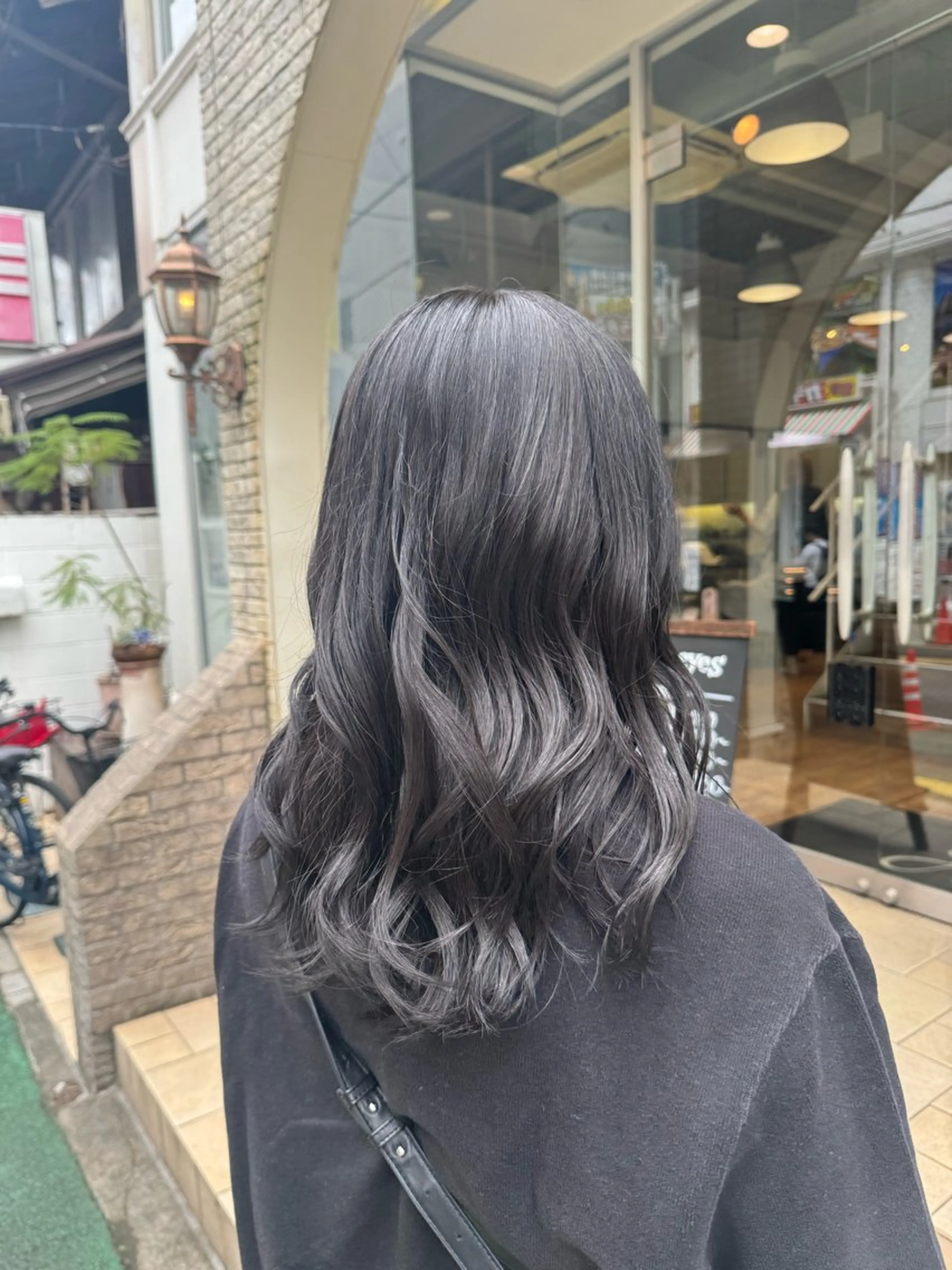 ミディアム カラー グレージュ hip's eyes 渡辺舜のヘアスタイル