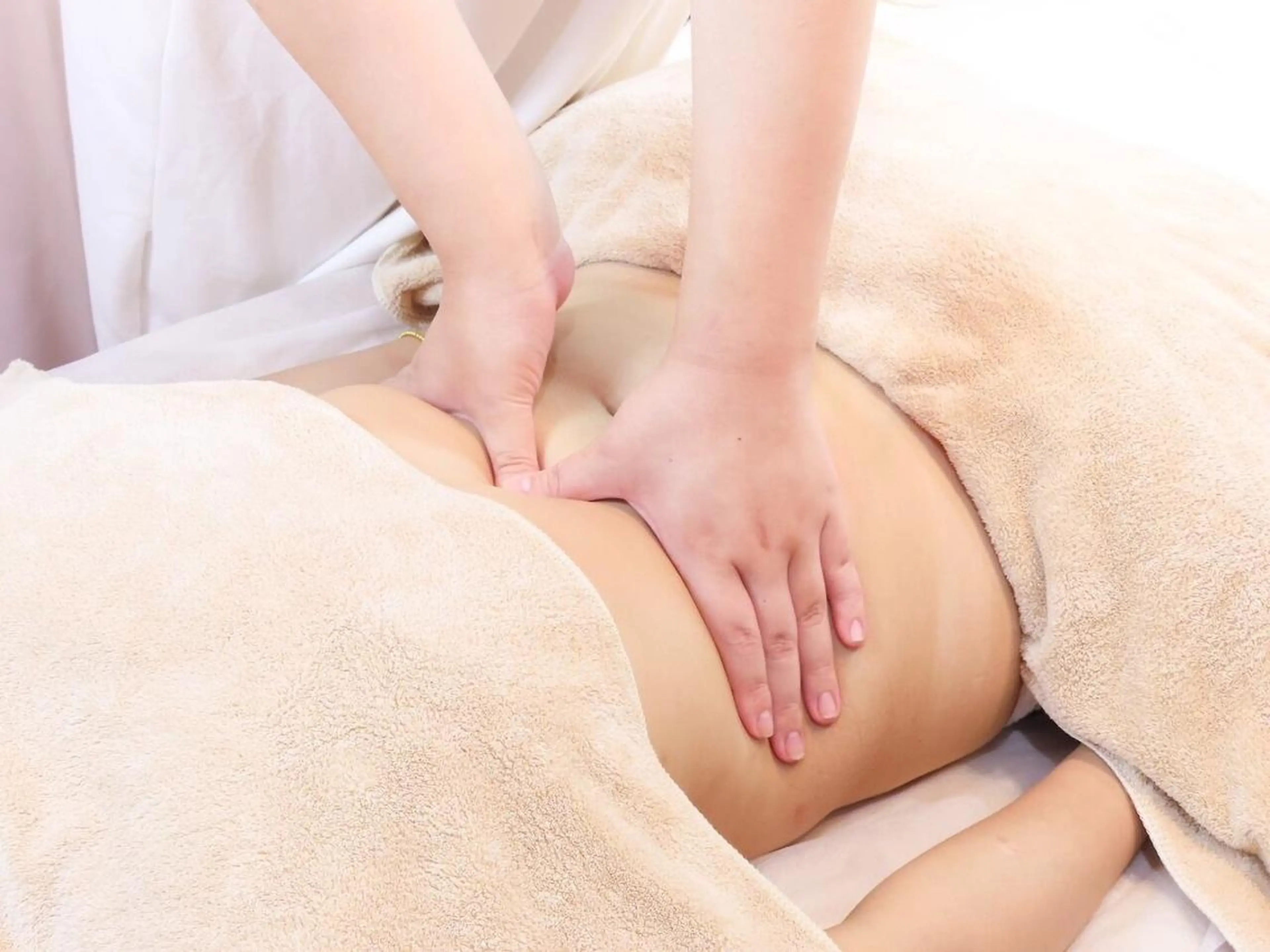 深層リンパマッサージ全身背面+本格小顔コルギ+ドライヘッドスパ90分¥8980の写真