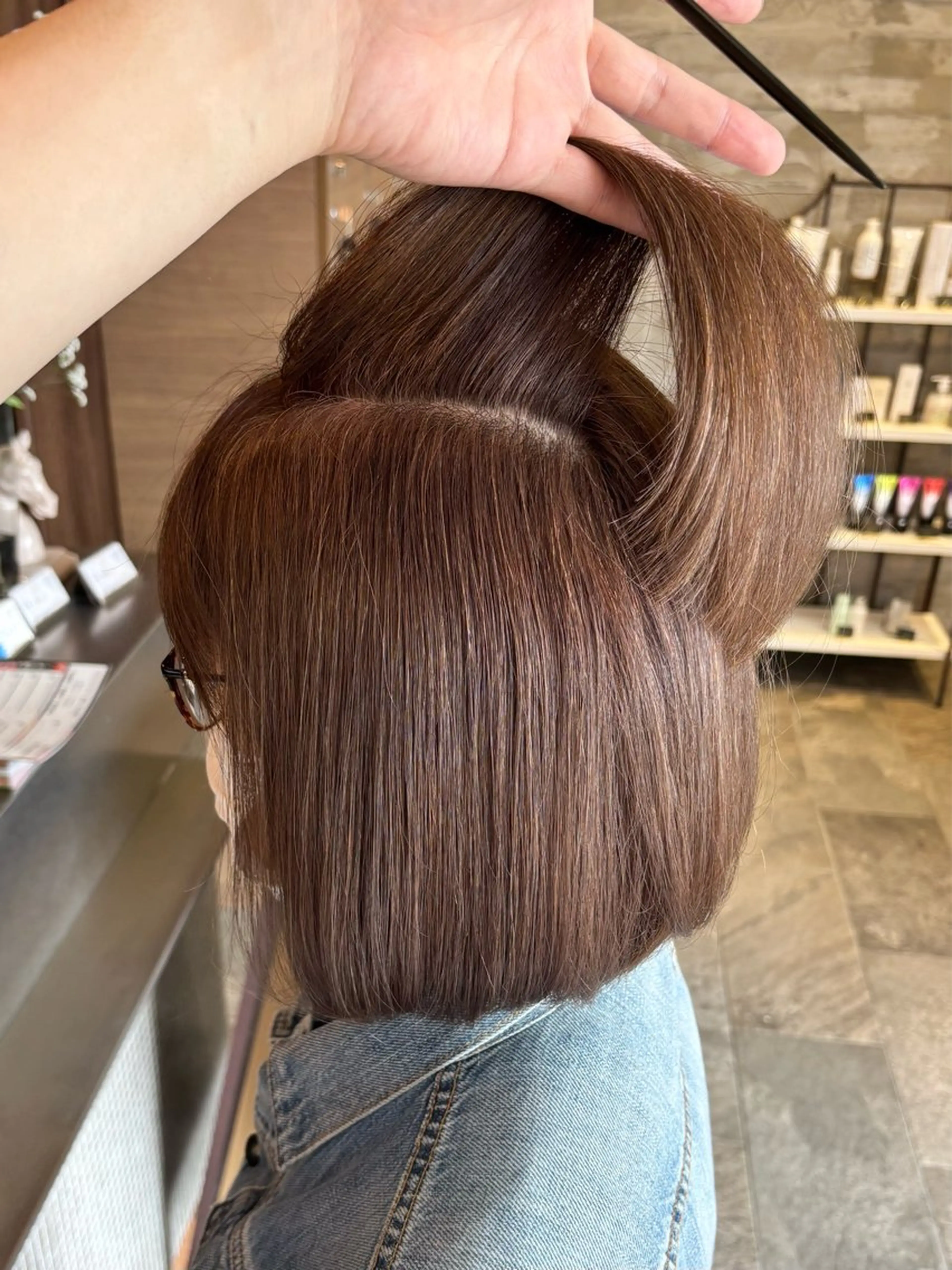 ミディアム 卒業式のヘアスタイル ハイライト 白髪ぼかし＆ショート ＆ツヤ髪💎YUMAのヘアスタイル