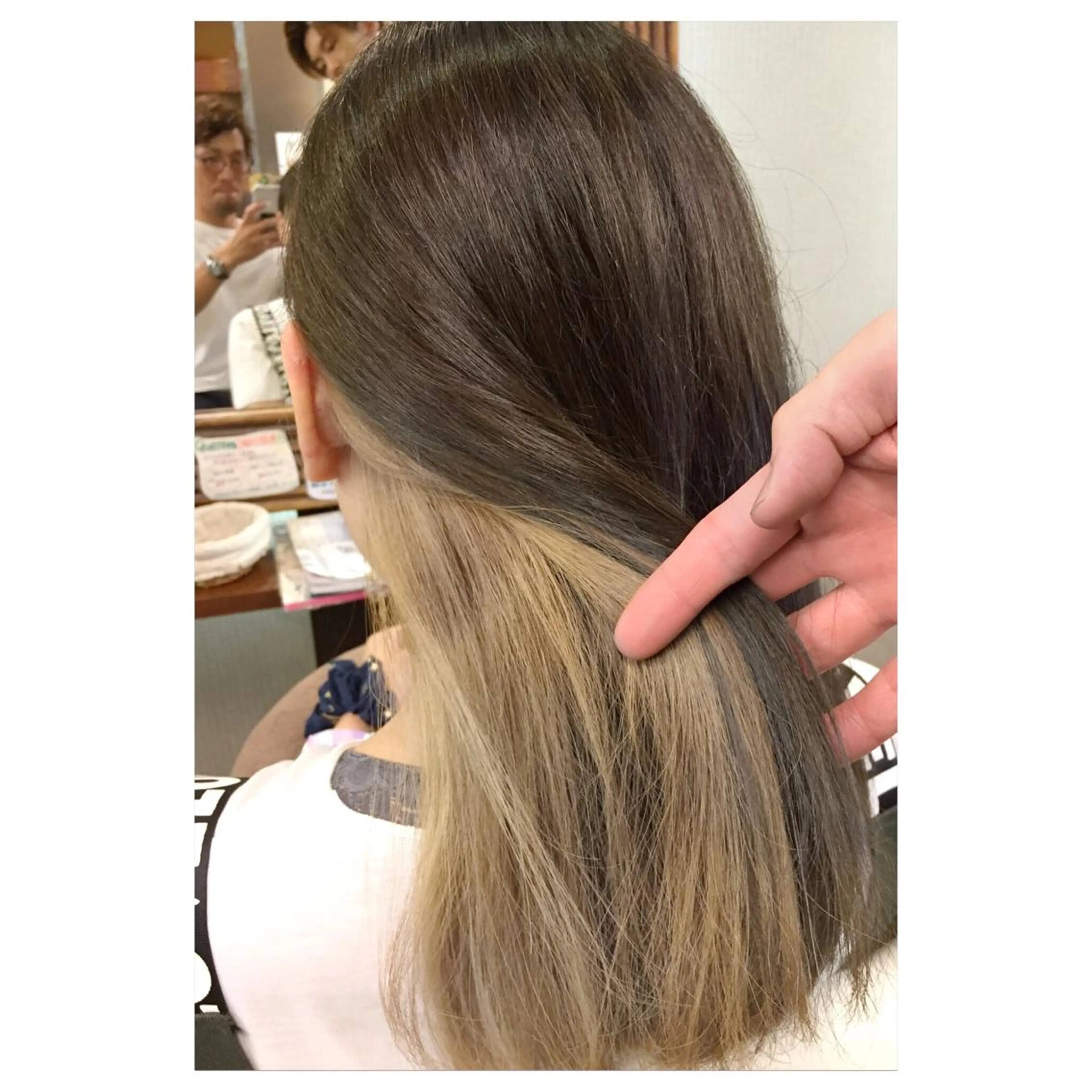セミロング カラー インナーカラー 外国人風カラー パーソナルカラー診断 できます　木曽　主博のヘアスタイル