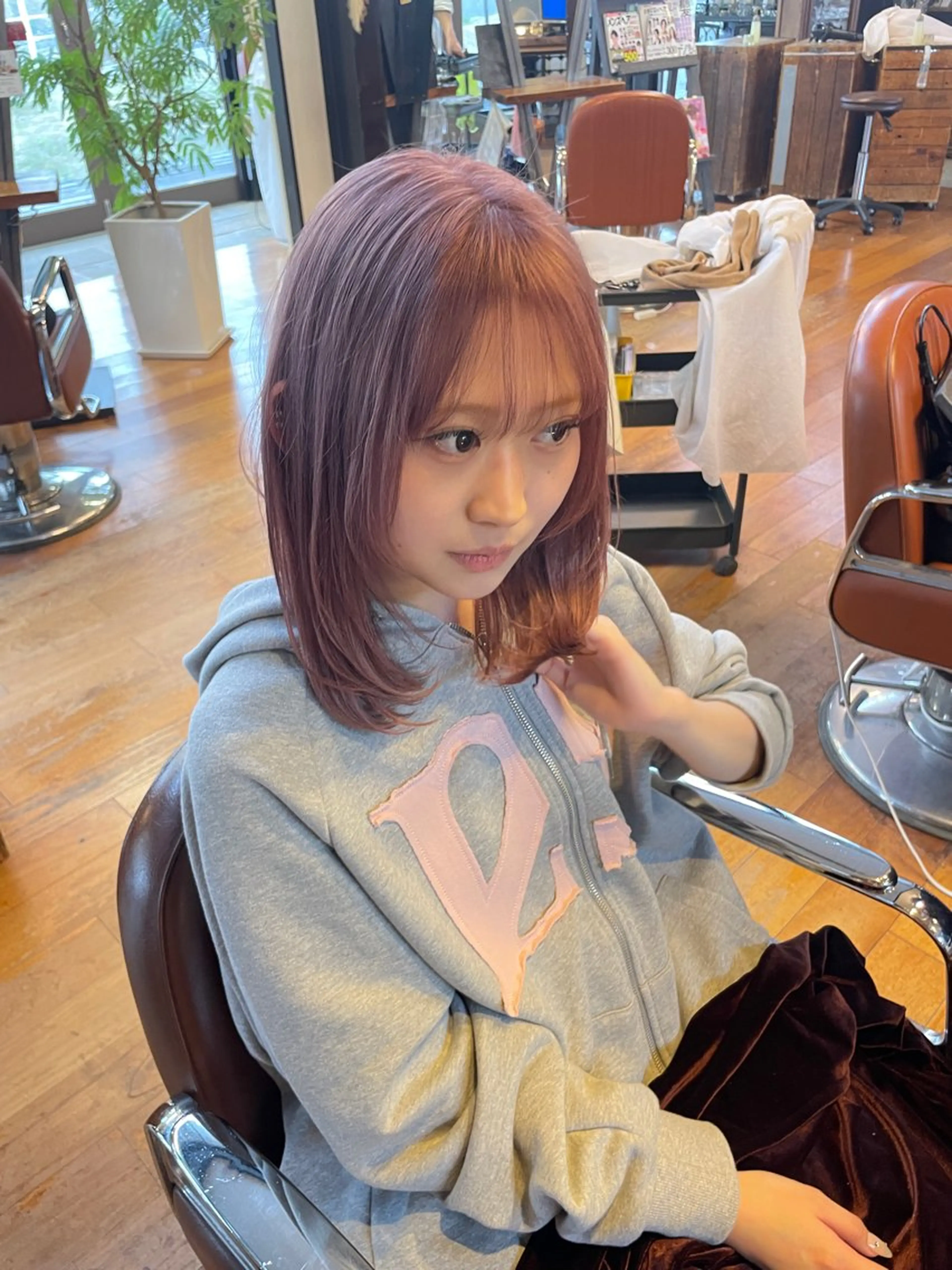 セミロング カラー ブリーチ ヘアカラー NAGONSTYLE 田村　莉生のヘアスタイル