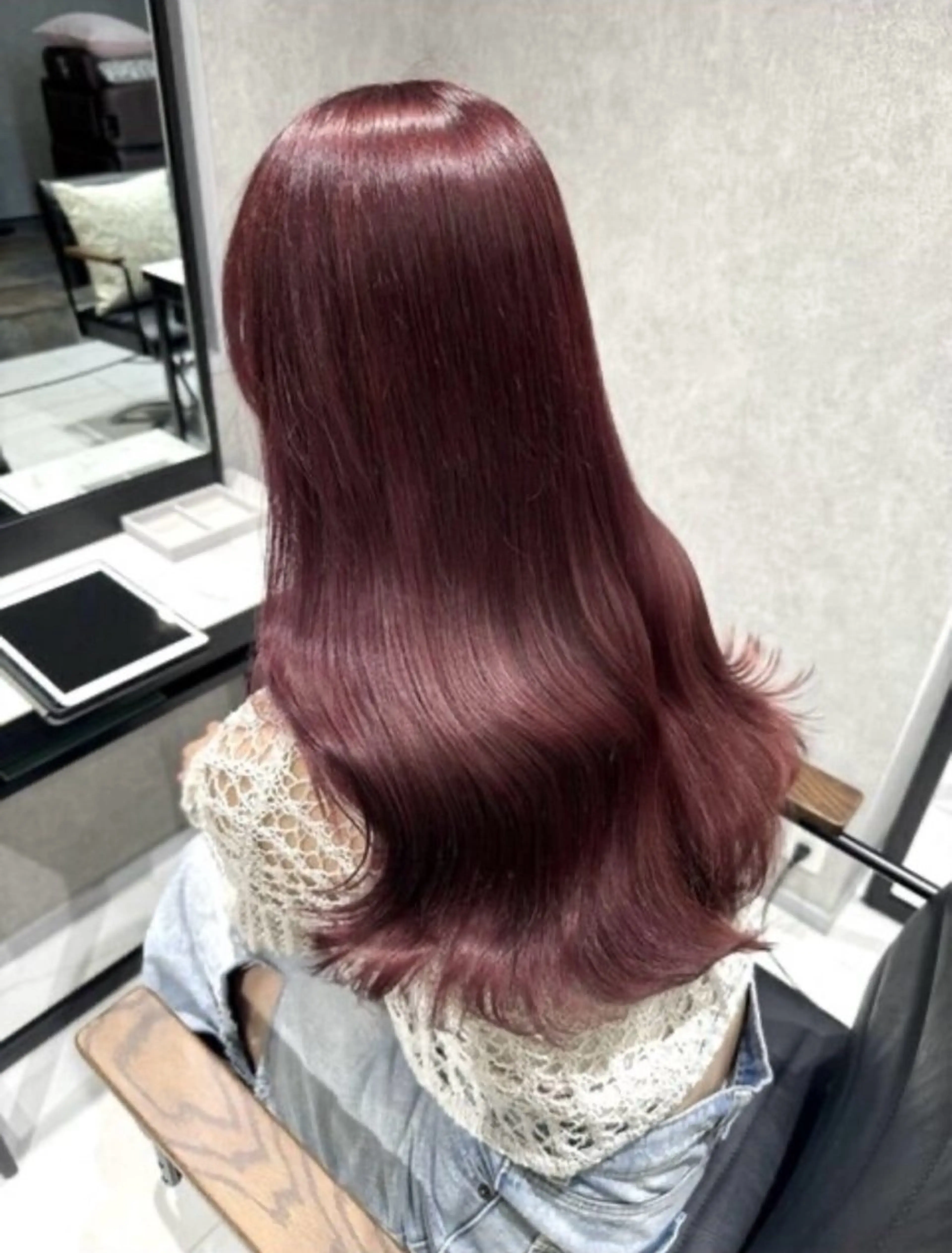 ロング カラー カシス ピンクカラー 岡田まみ🍒🤍 透明感カラーのヘアスタイル