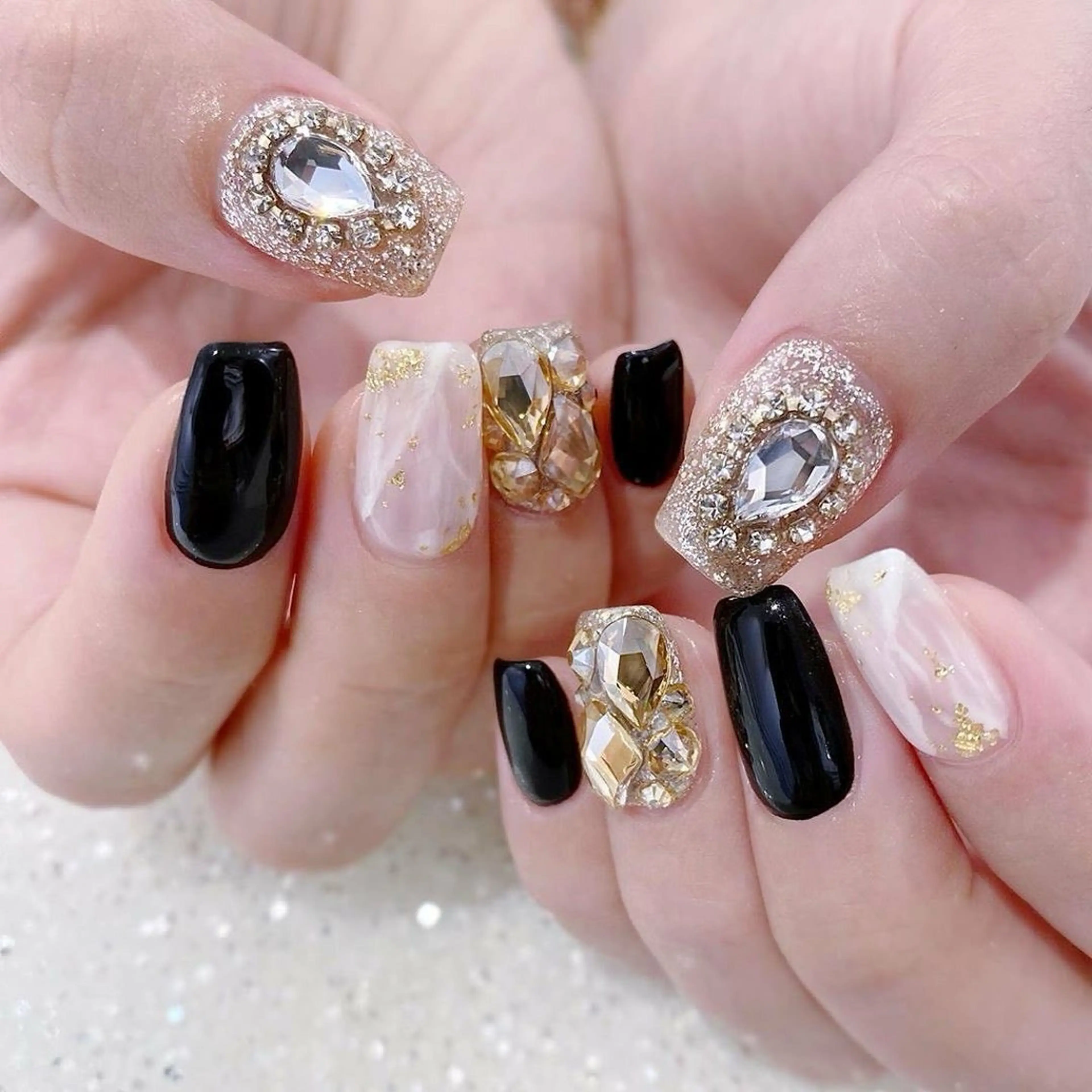 セミロング T&D NailSalonのネイルデザイン