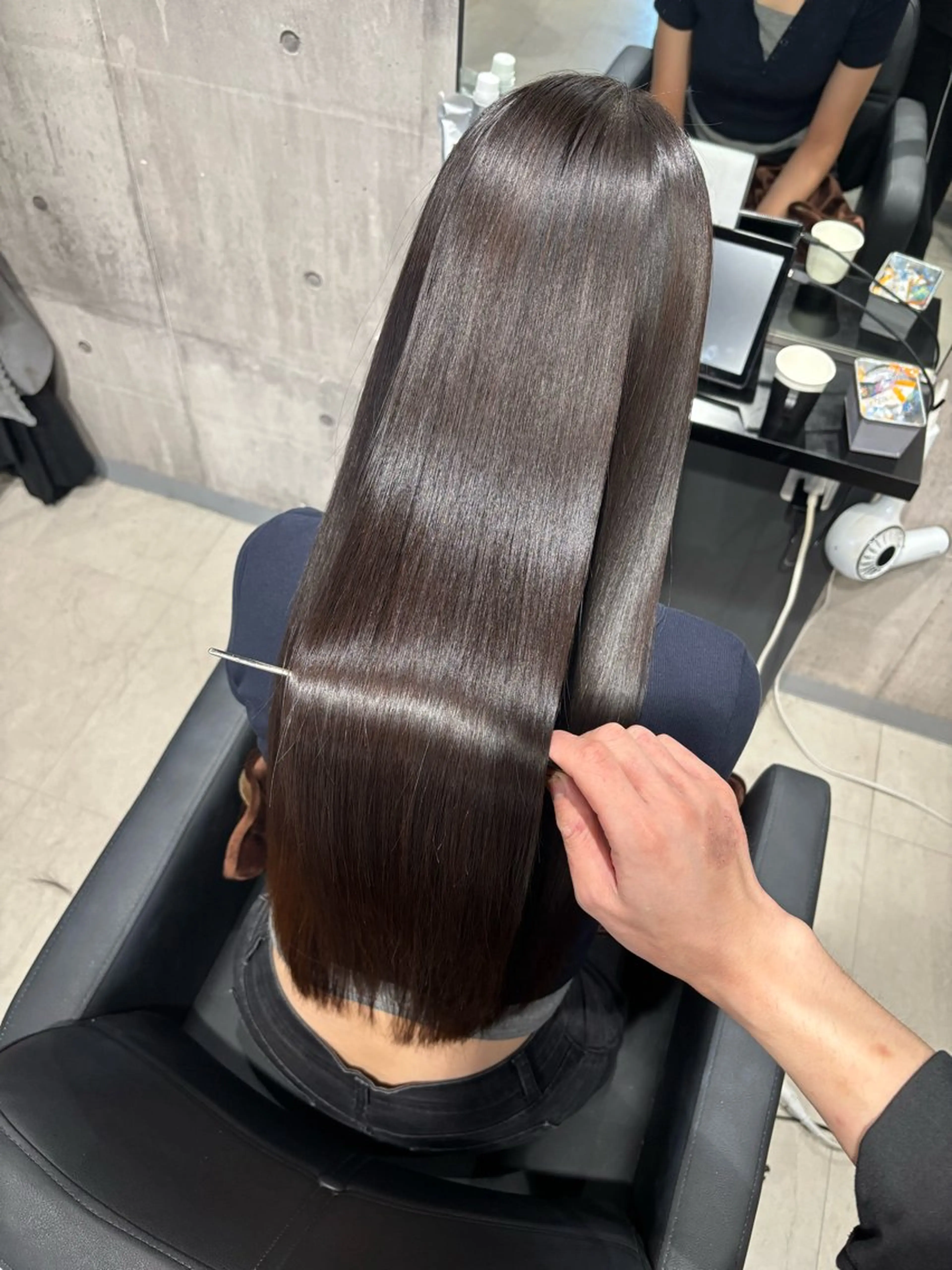 ロング 髪質改善 酸性ストレート カット 縮毛矯正 トリートメント _WHITE / KENTOのヘアスタイル