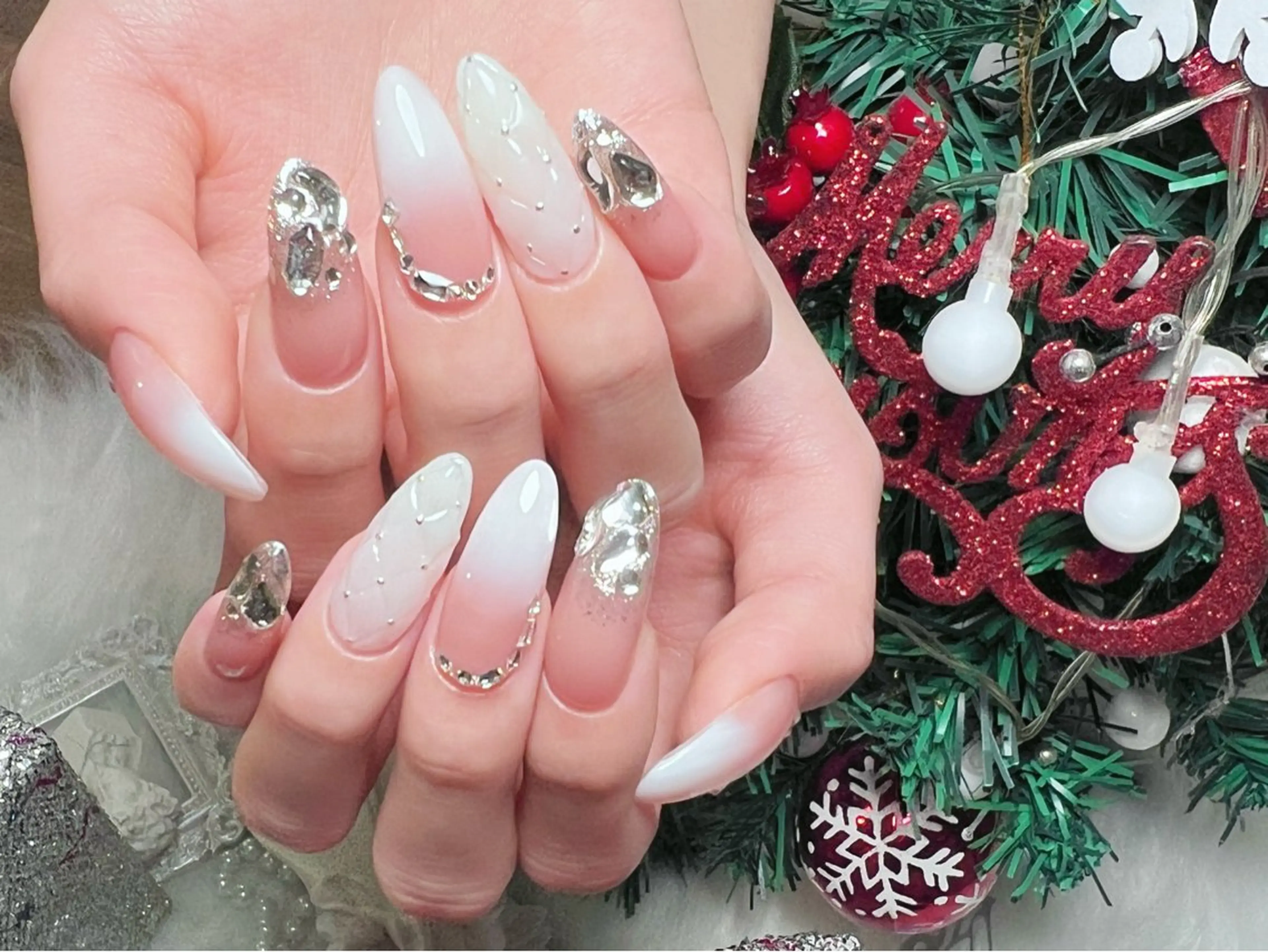 ネイル 成人式 ロングネイル マグネットネイル 持ち込み ワンカラーネイル ハンドネイル Painty nailのネイルデザイン