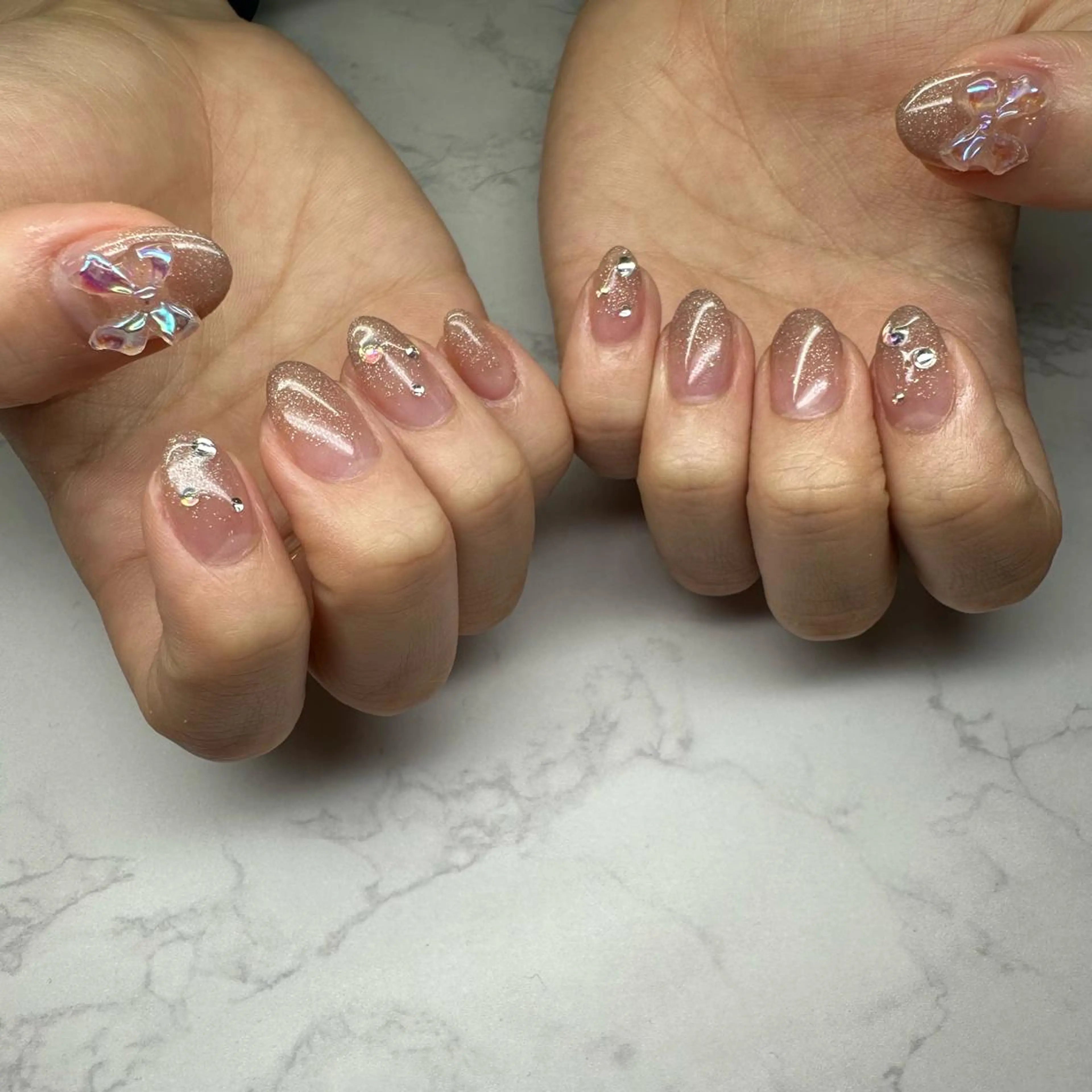 ネイル グラデーション ストーンネイル 369所属・🐕 369のネイルデザイン