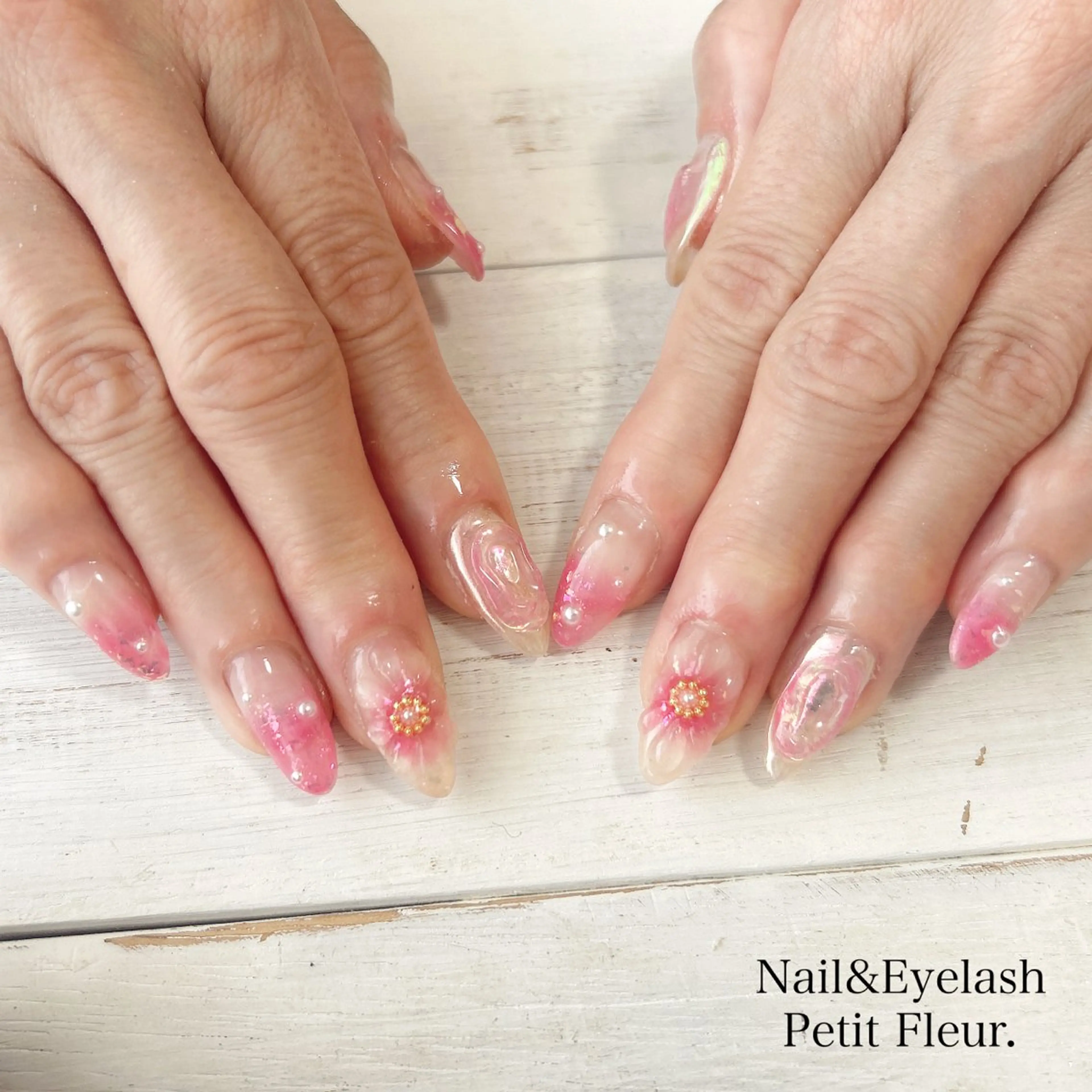 ネイル Petit Fleur所属・青柳 亜梨奈のマツエク・マツパデザイン