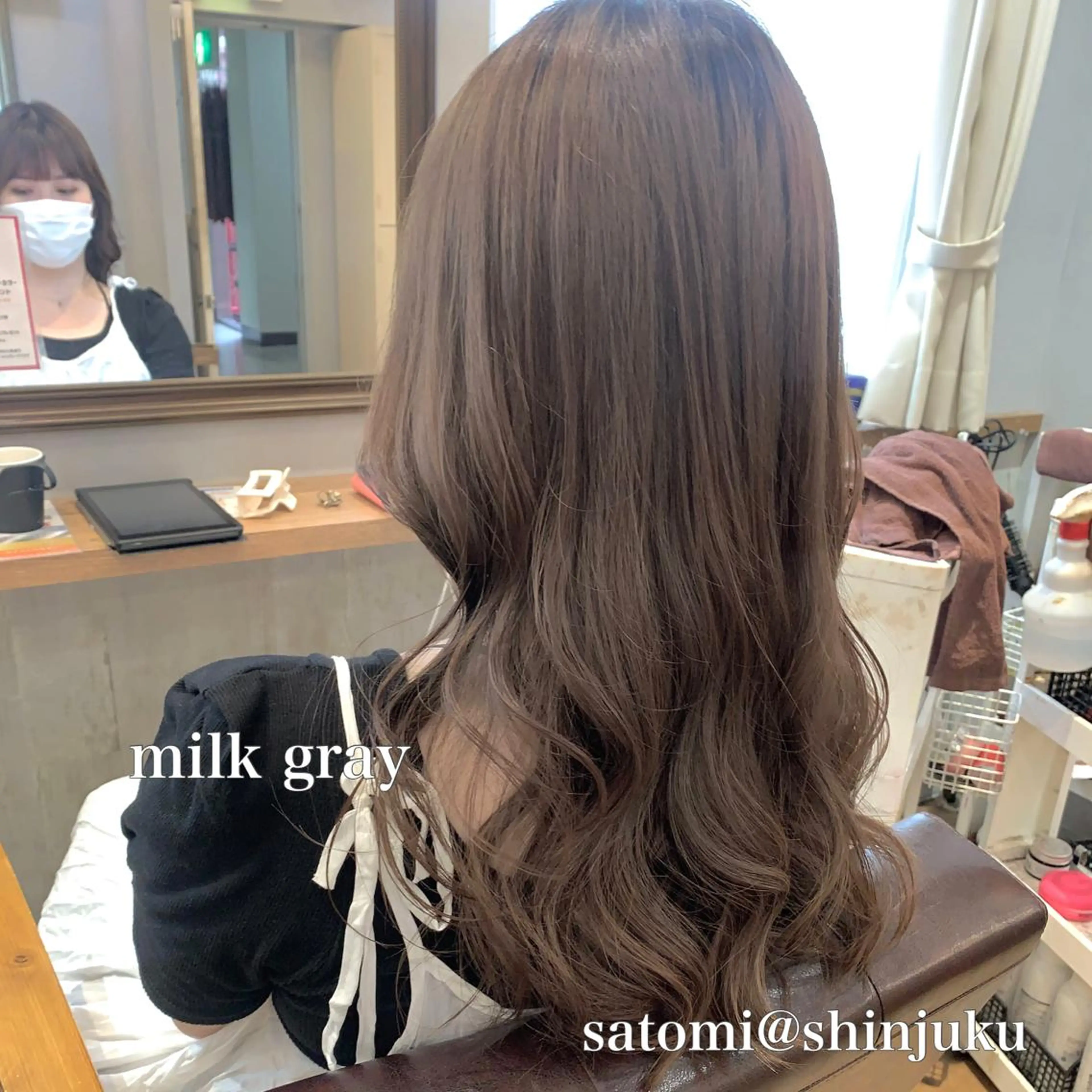 セミロング 淡色ふんわりhair 新宿satomiのヘアスタイル