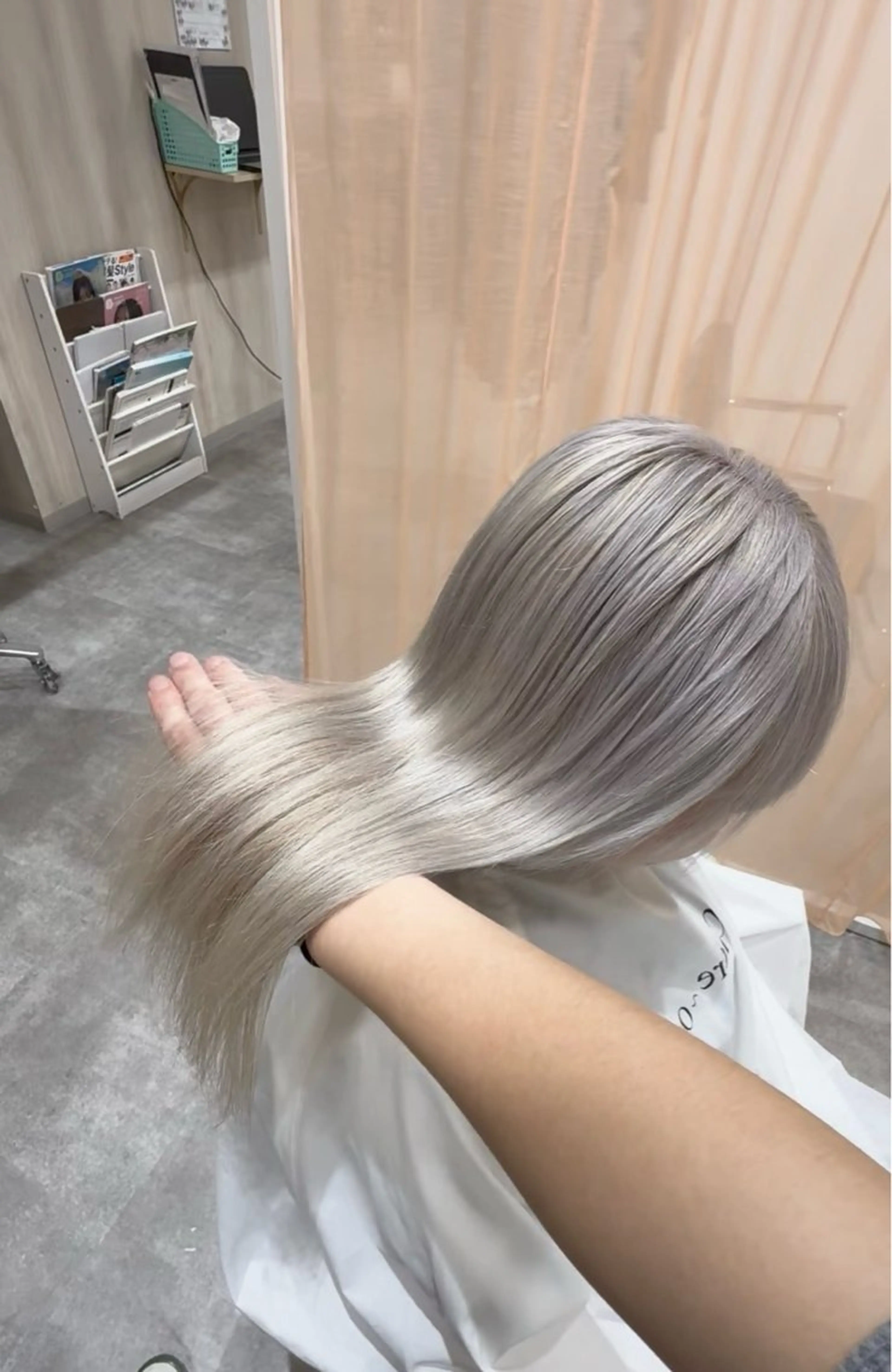 ミディアム カラー ヘアカラー レイヤー/ショート chere狭山のヘアスタイル