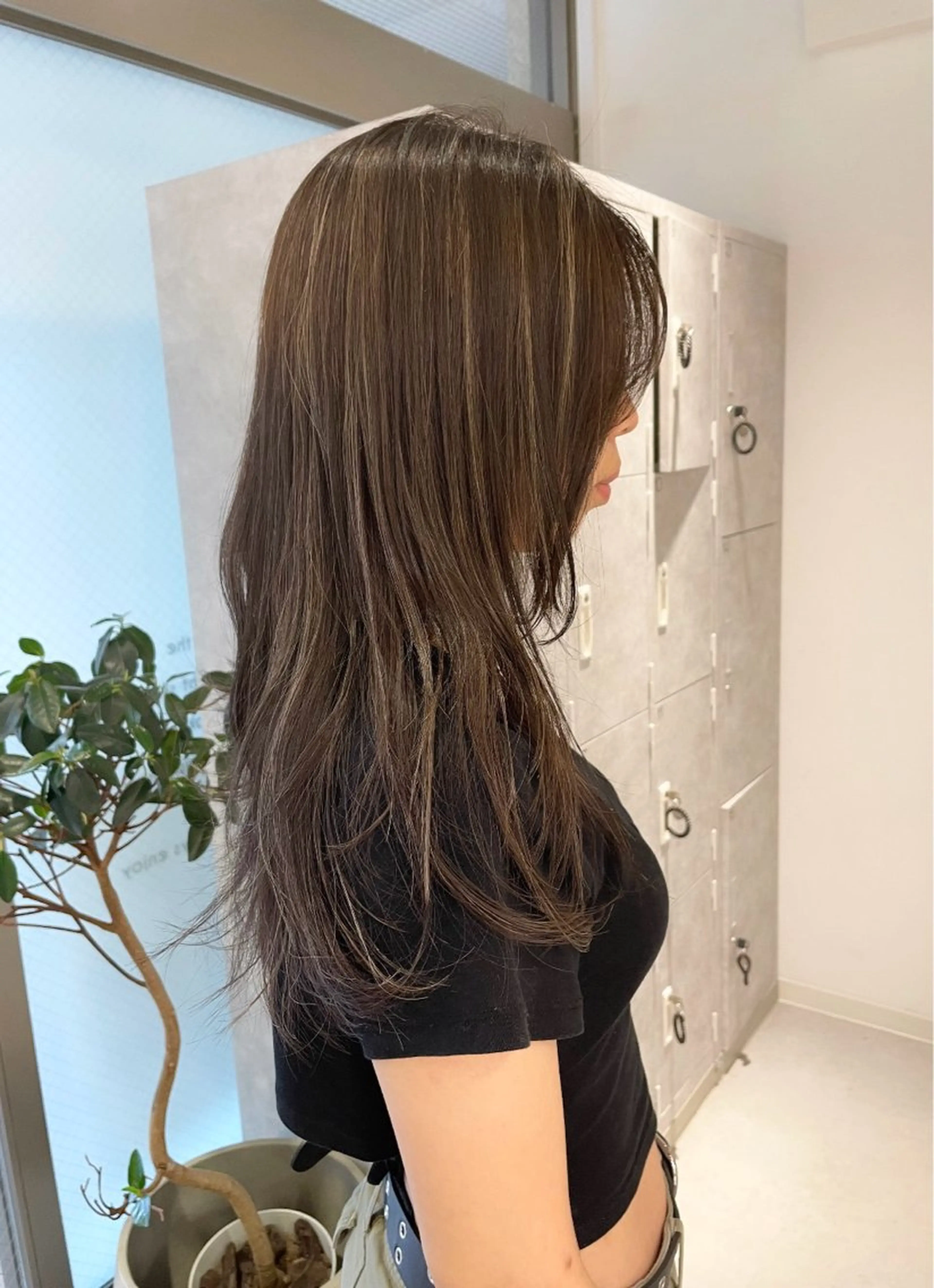 ロング カラー Nana/透けカラー ×似合わせカットのヘアスタイル