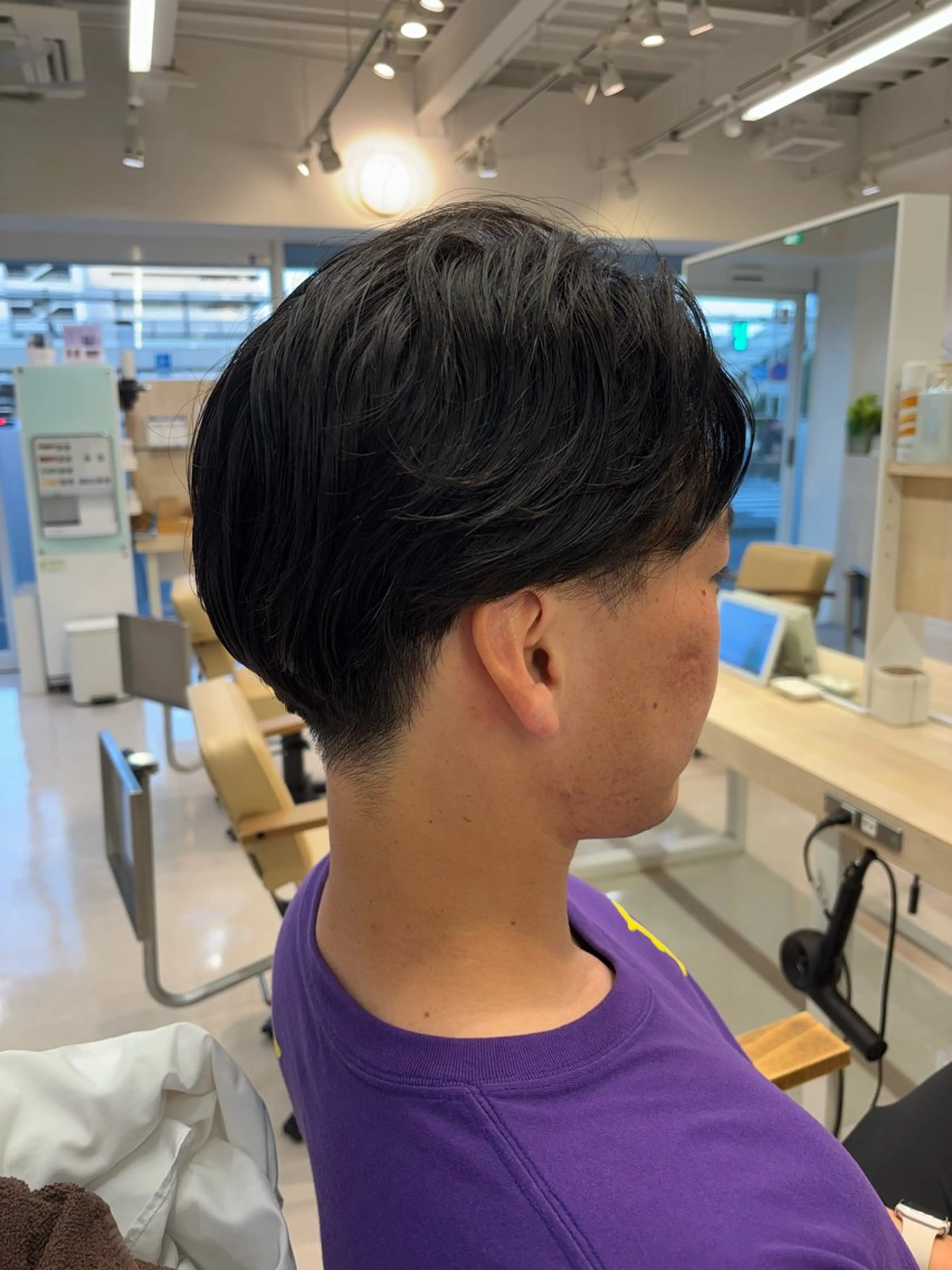 パーマ メンズ ビジネス メンズパーマ スペインカール 波巻きパーマ ニュアンスパーマ ニュアンスパーマ/ フェザー/マッシュのヘアスタイル