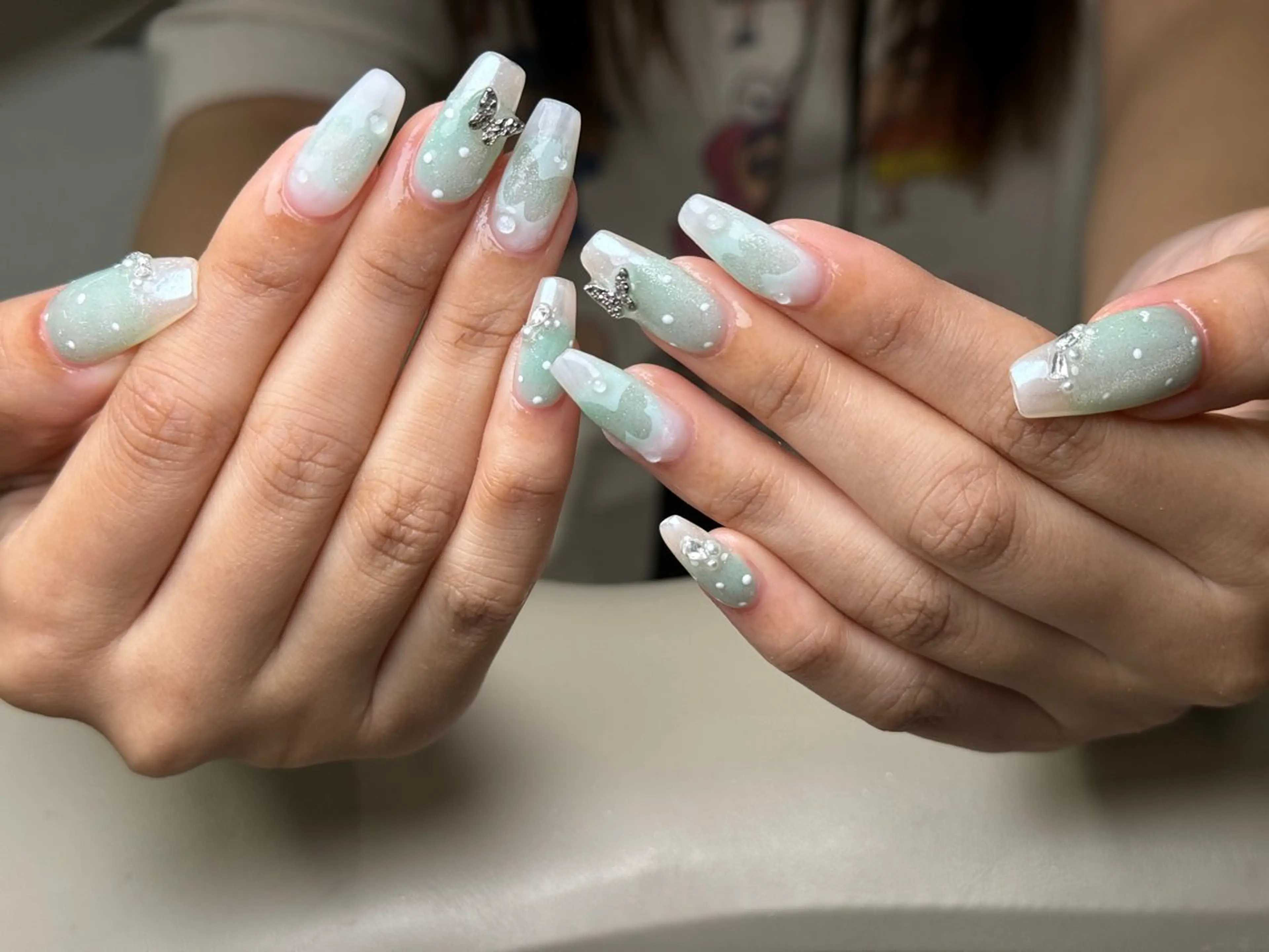ネイル オーロラネイル チークネイル 長さ出し フットネイル フレンチネイル ハンドネイル Nail&Eyela sh Nanaのネイルデザイン