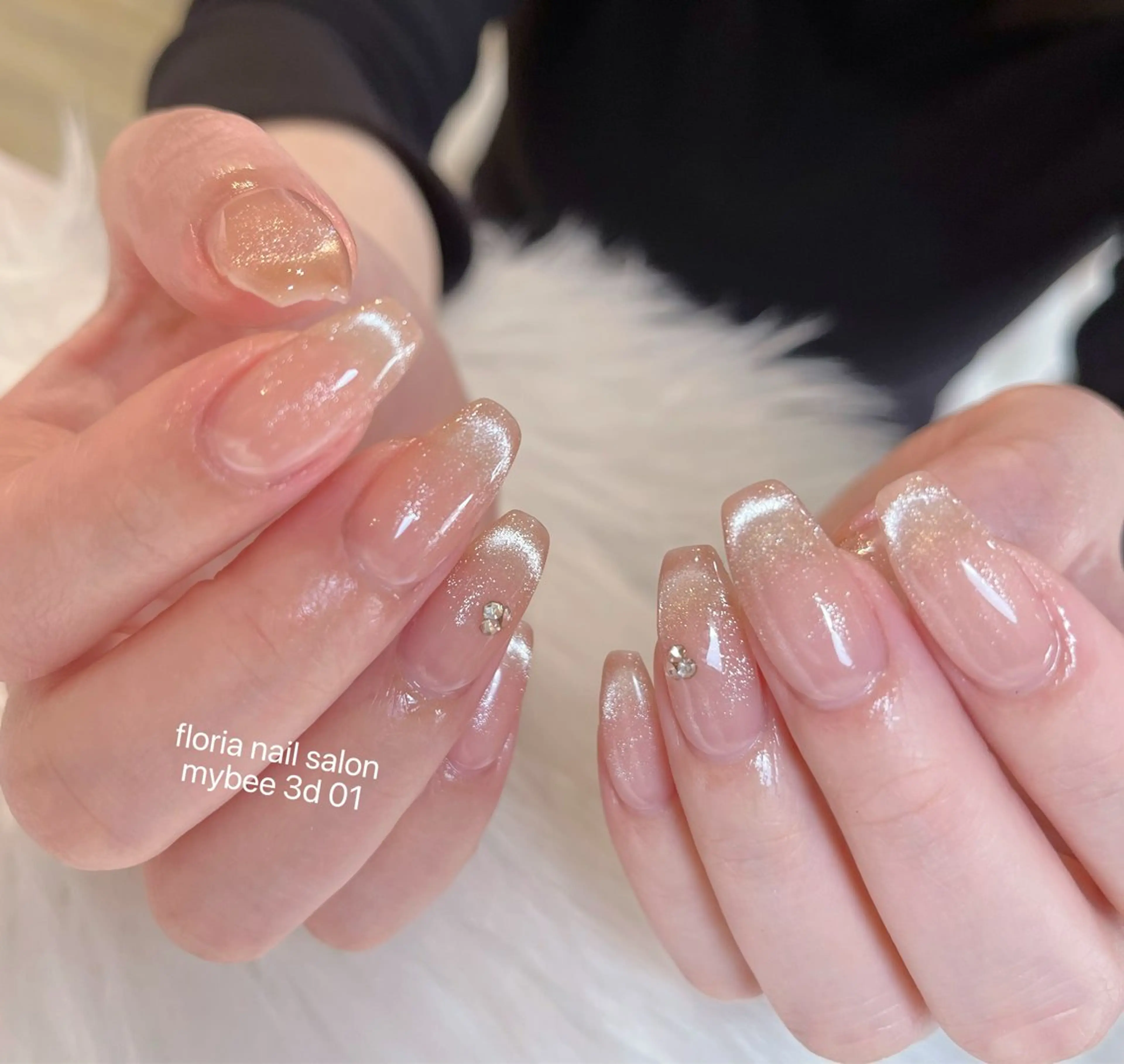 INS話題【マグネットグラデーフレンチネイル】ストーン6個付きの写真