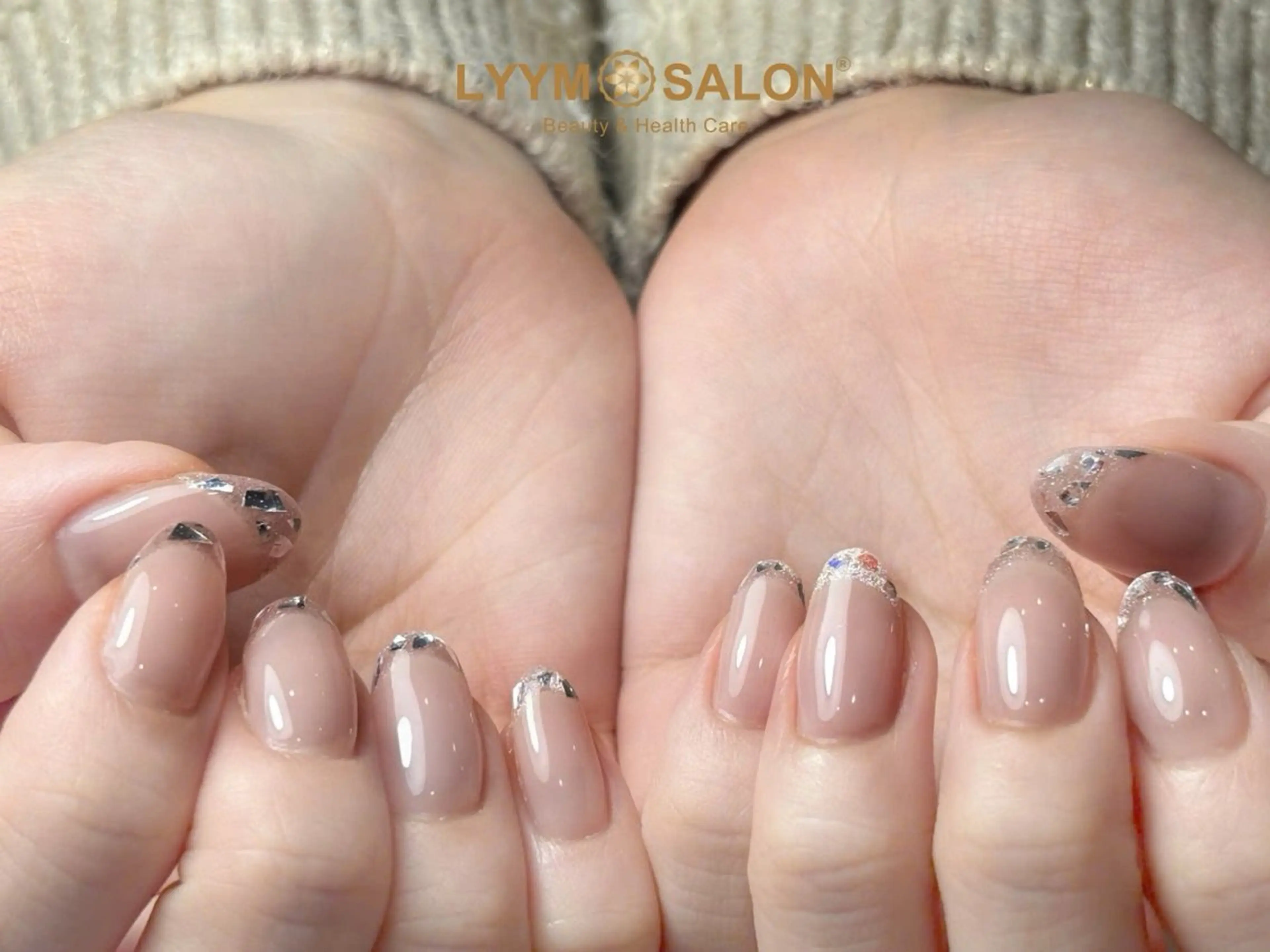 ネイル 長さ出し フレンチネイル 韓国ネイル ラメ(グリッター) オフィスネイル ハンドネイル ハンドケア LYYM Salonのネイルデザイン