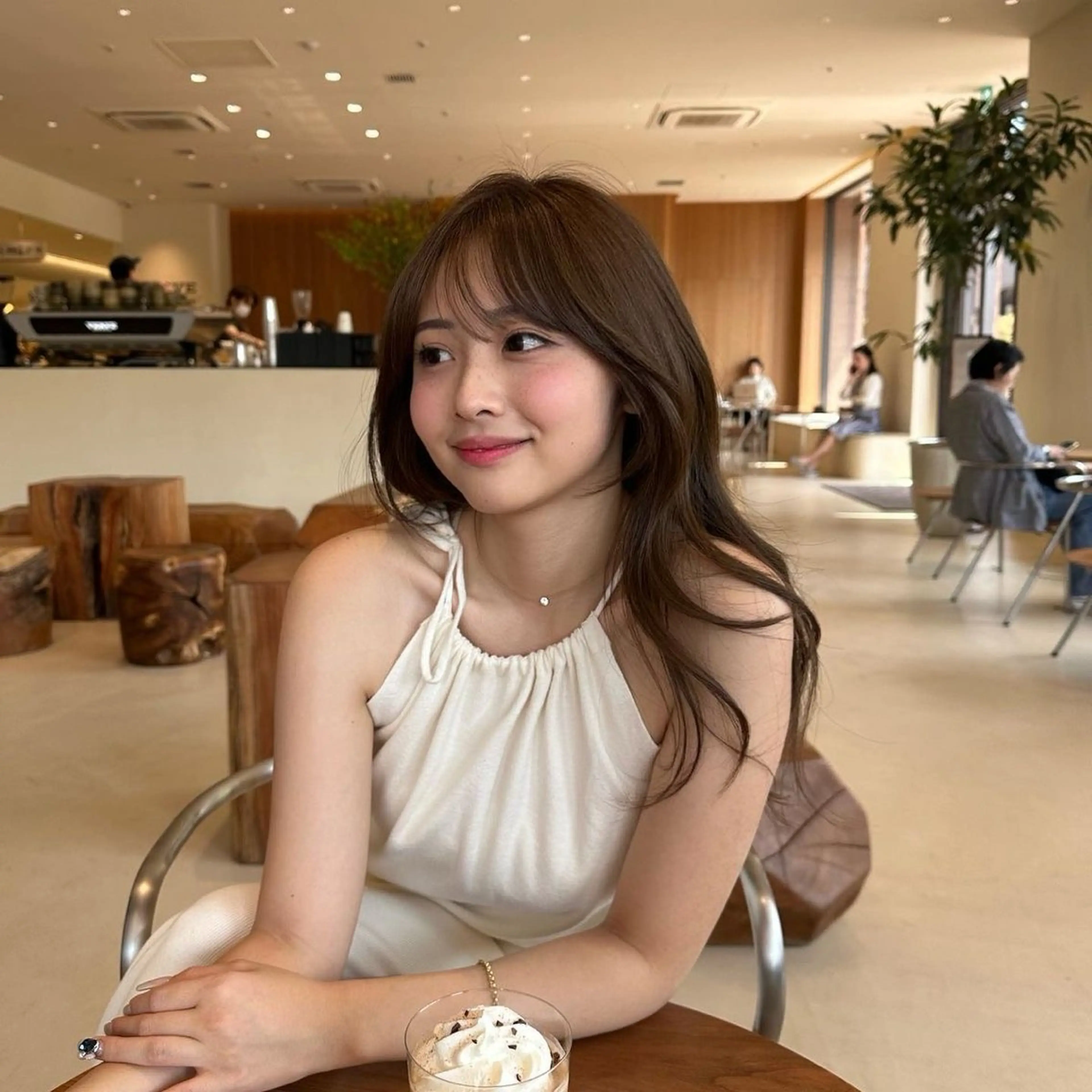 ロング カラー カット ヘアカラー トリートメント 莉乃/縮毛矯正/髪質 改善/艶カラーのヘアスタイル