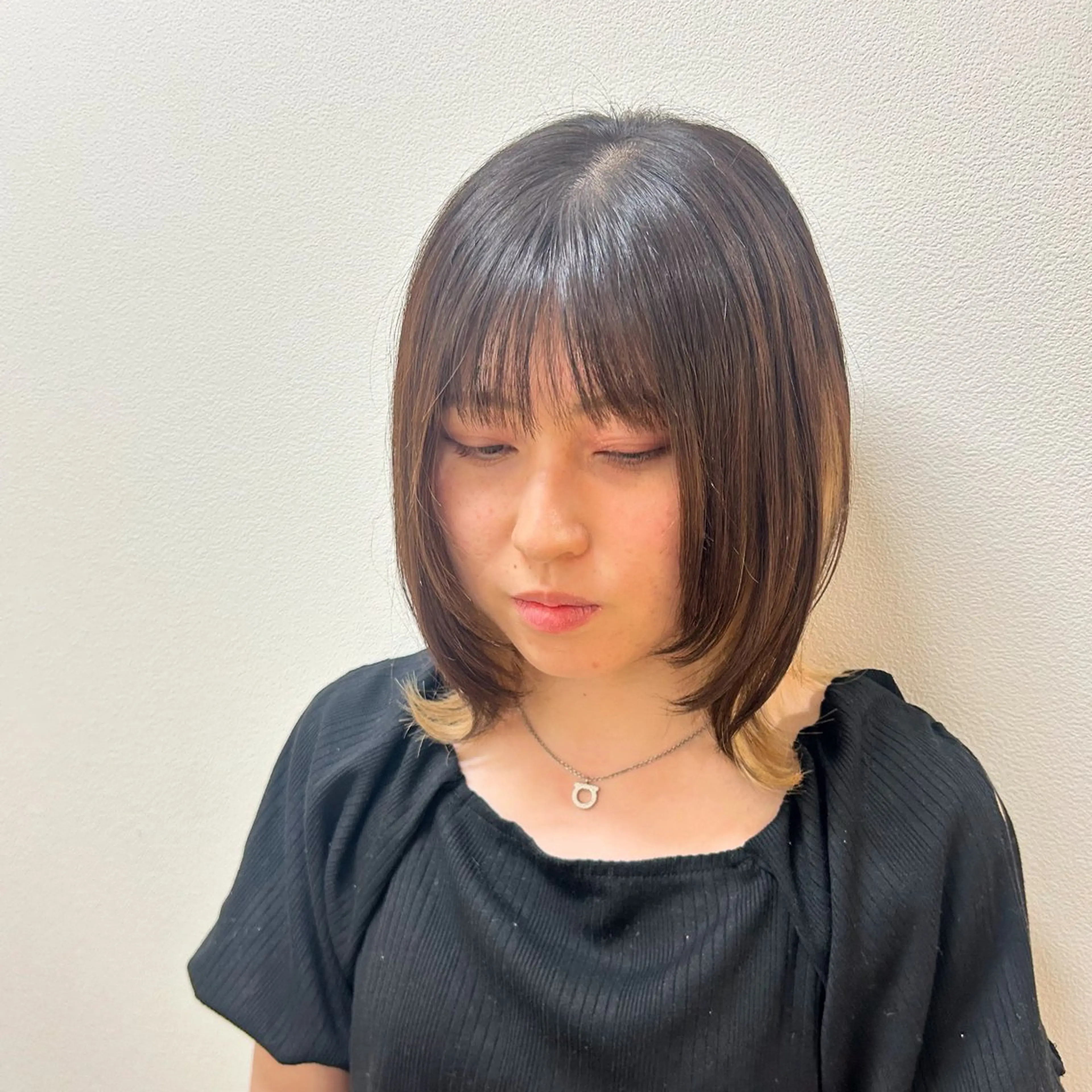 ミディアム ウルフカット レナークウィズ　北川 愛璃のヘアスタイル