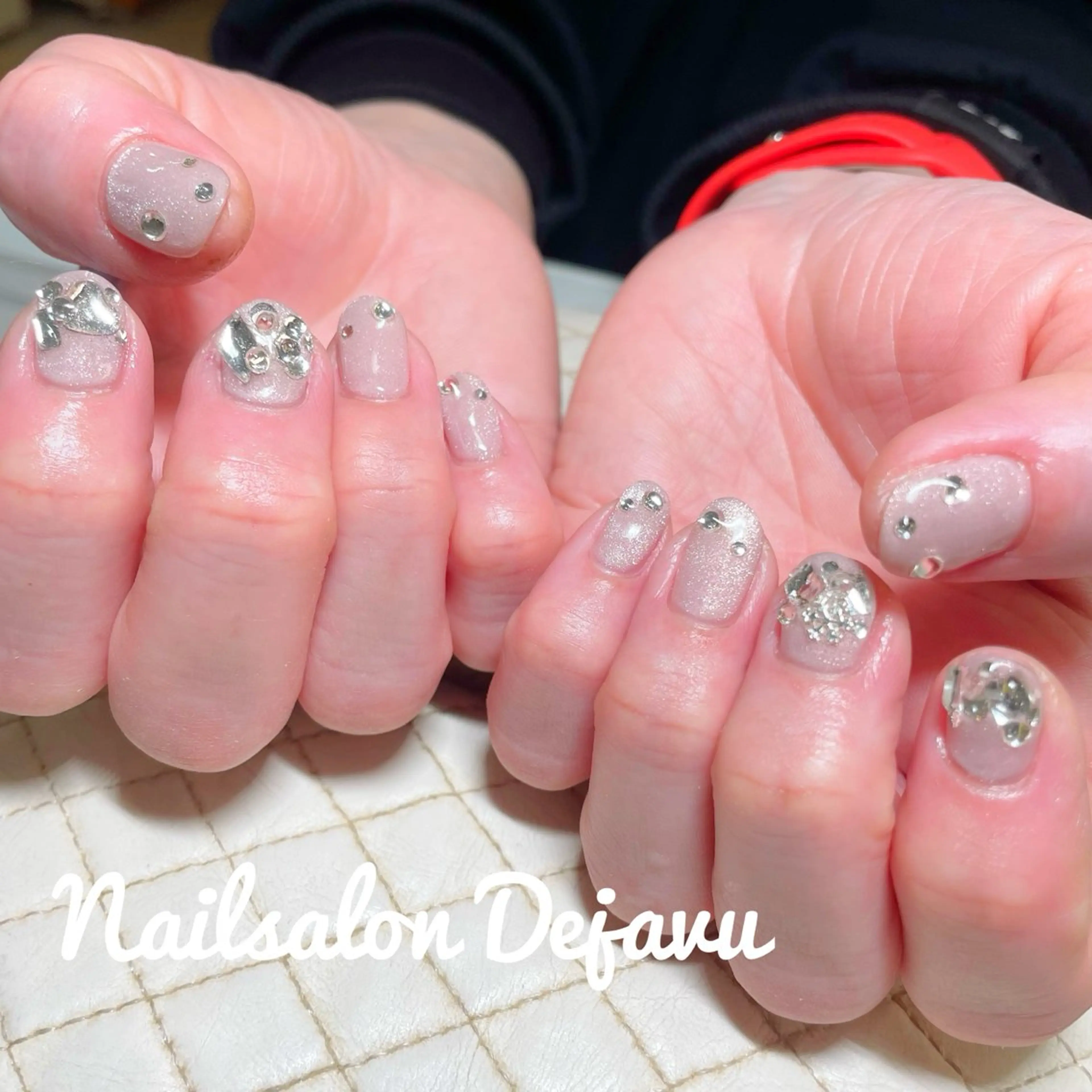 ネイル アートネイル ストーンネイル ハンドネイル Nail salon Dejavu 🌿のネイルデザイン