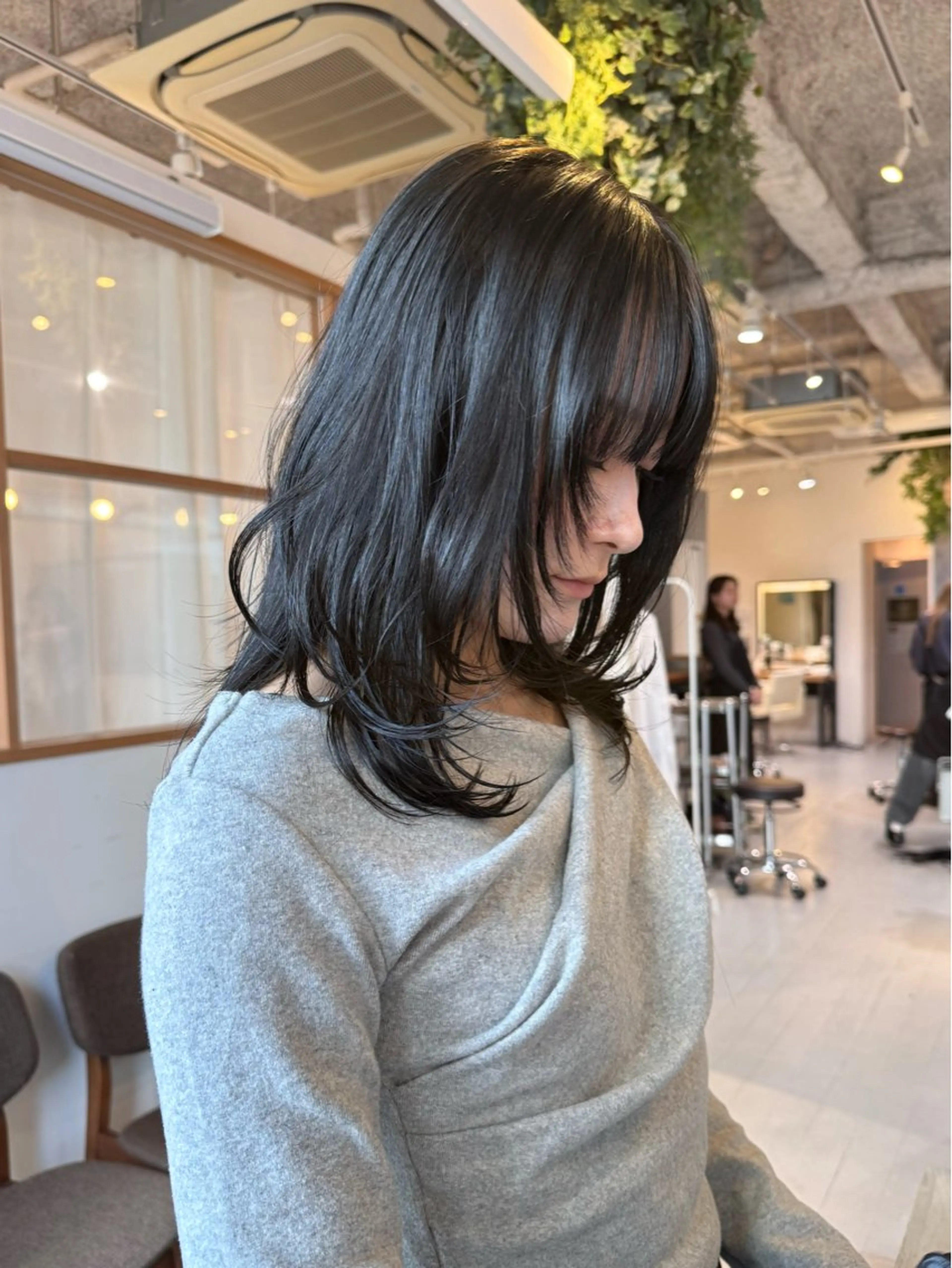 ミディアム ハッシュカット ウラベヨシカ 似合わせカットカラーのヘアスタイル