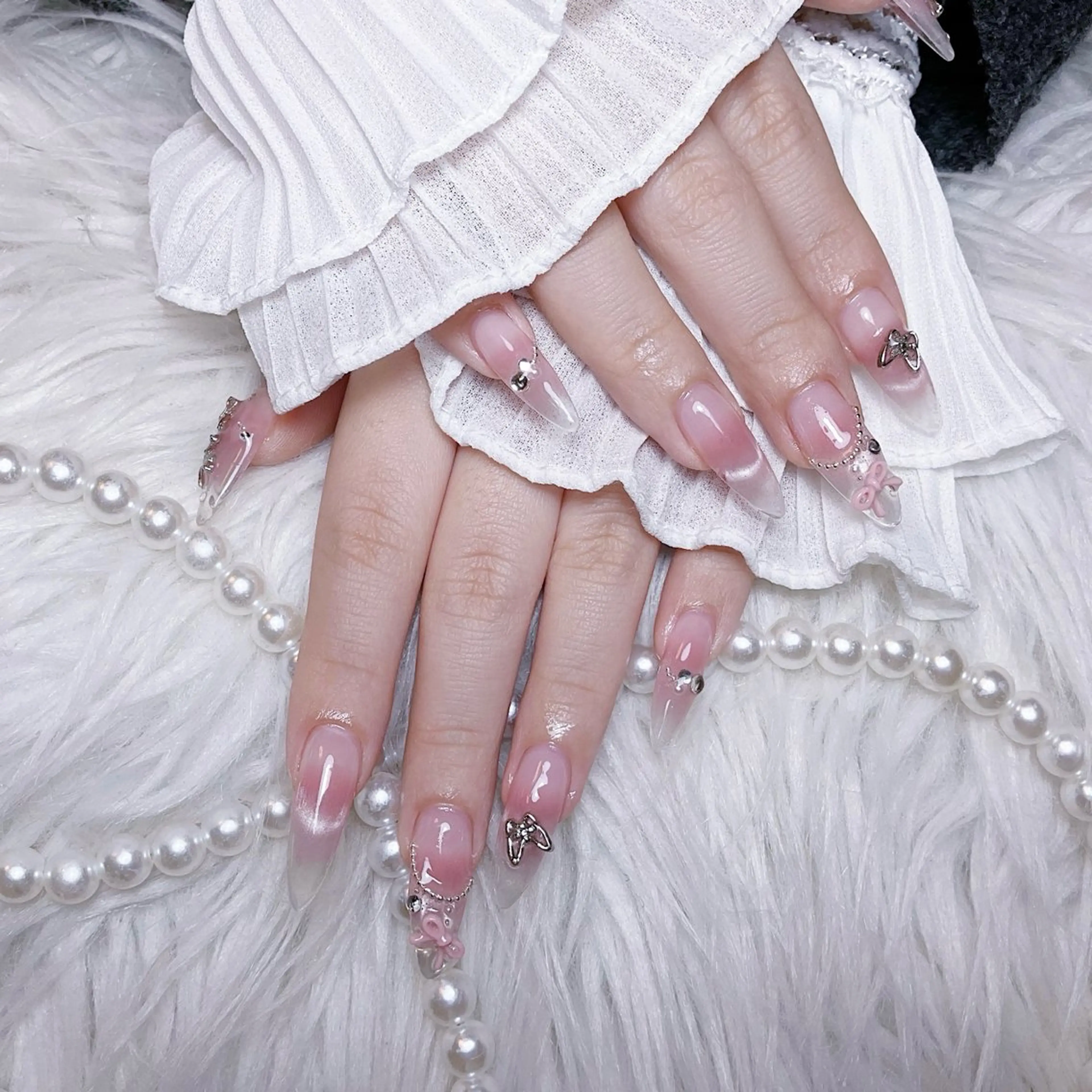 ネイル ハンドネイル 🍭Yun nail hyejin🌸のネイルデザイン