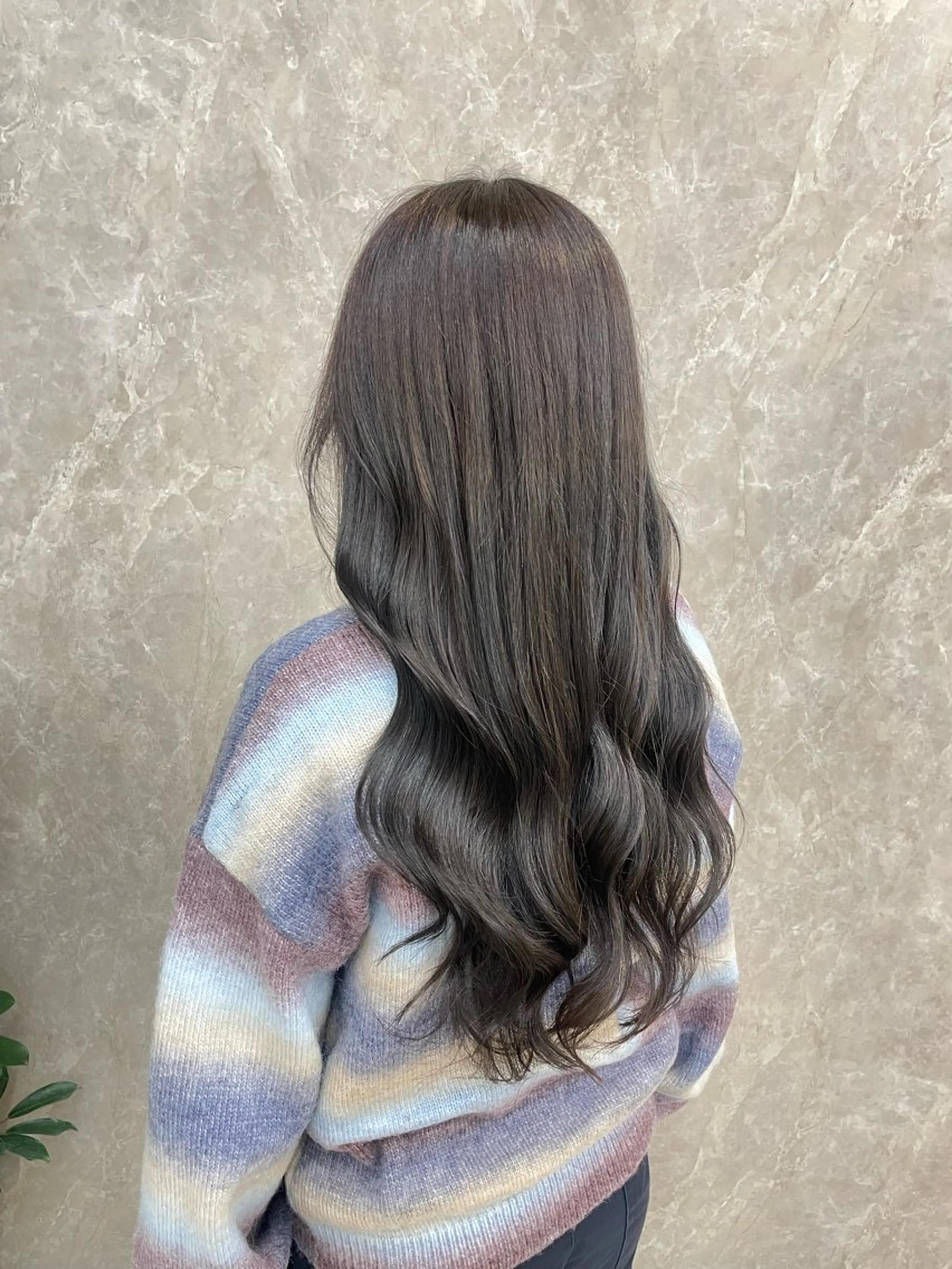 ロング アッシュ アッシュグレー アッシュグレージュ カット ヘアカラー 垢抜け透明感カラー 🌻篠崎梓🌻のヘアスタイル