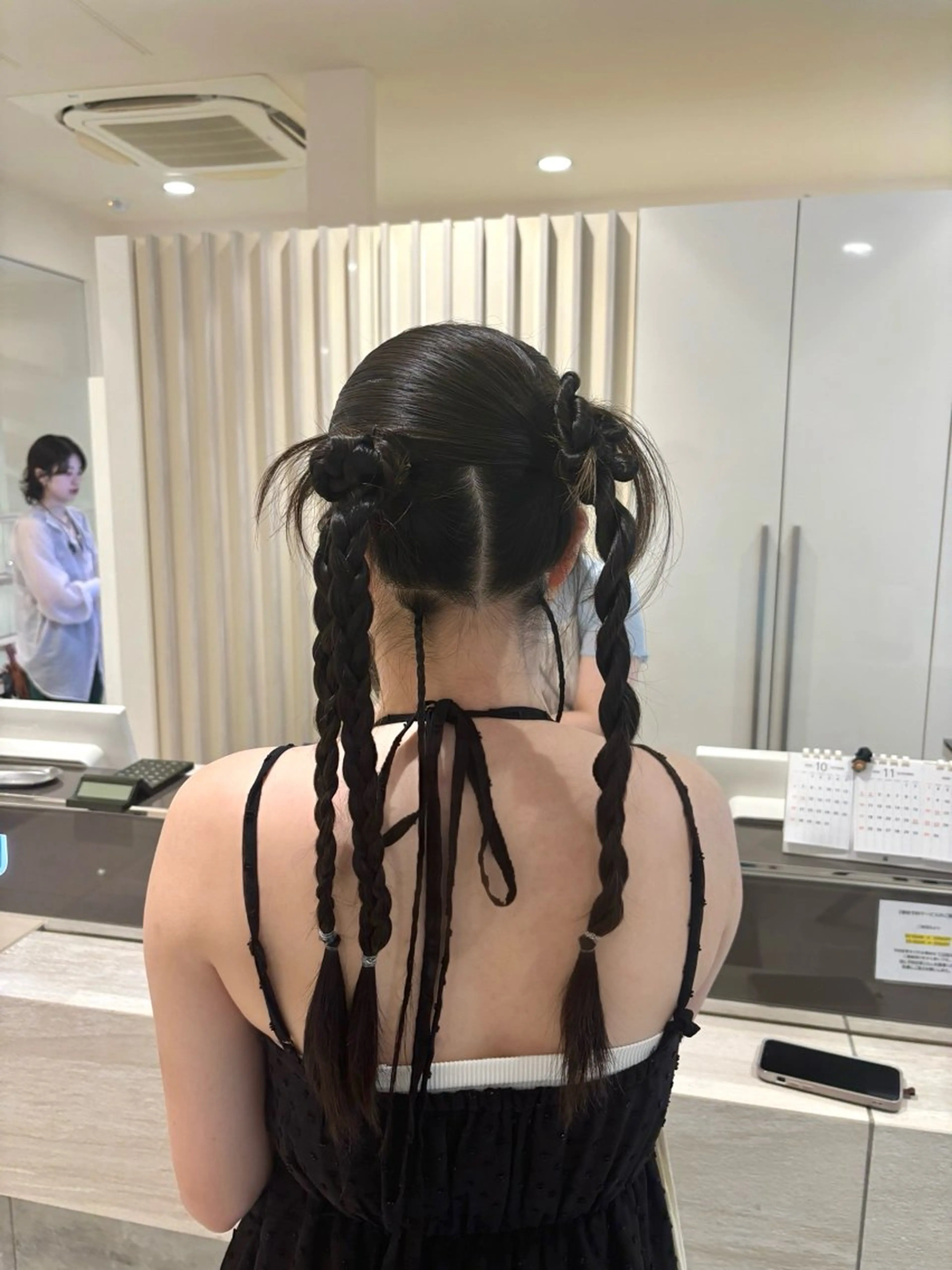 ヘアアレンジ 韓国レイヤー🪽 耳ツボジュエリーのヘアスタイル