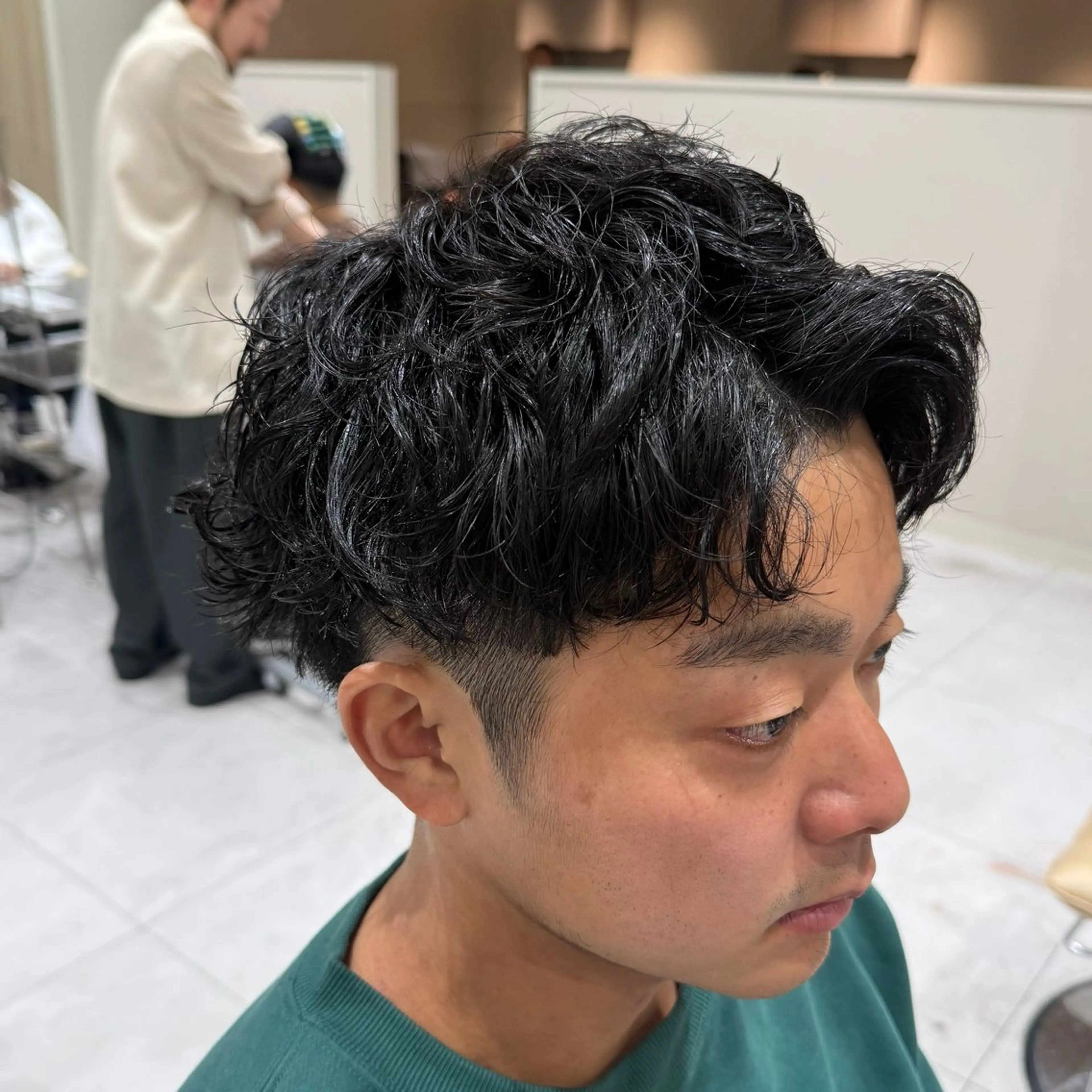 パーマ メンズ メンズパーマ カット パーマ 韓国レイヤー｜ 透明感カラー｜ココナのヘアスタイル