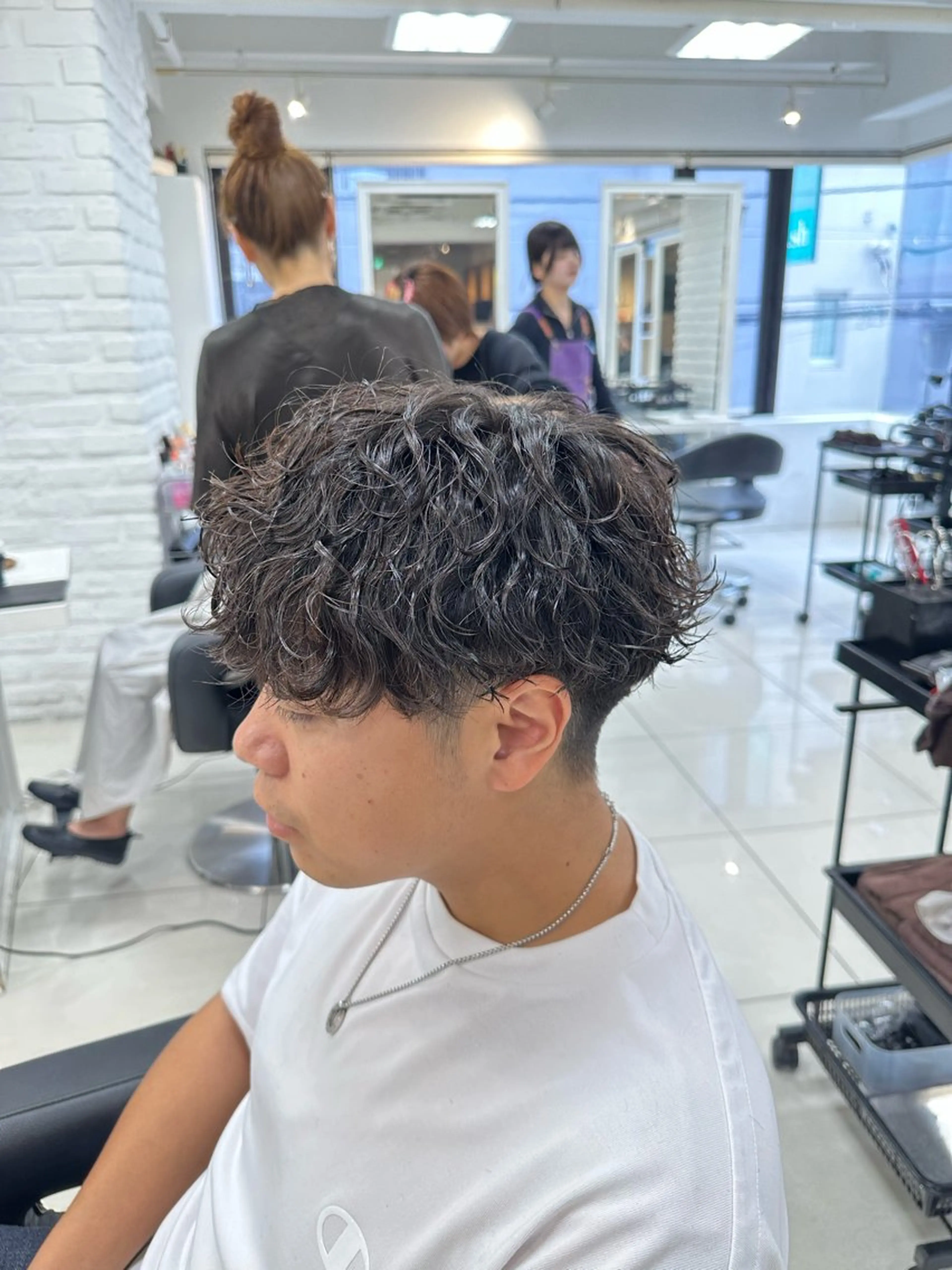 ショート パーマ メンズ メンズパーマ 波巻きパーマ スパイラルパーマ カット パーマ トリートメント フェザーパーマ職人 🪶ryosukeのヘアスタイル